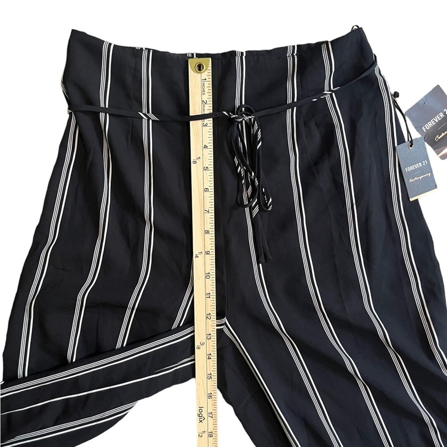 Forever 21 Contemporary Womens Size Medium Black White Striped Back Zip Culottes