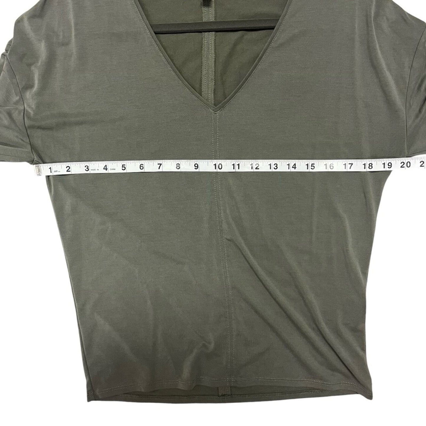 White House Black Market Womens Small Plain Olive Green 3/4 Sleeve V Neck Top