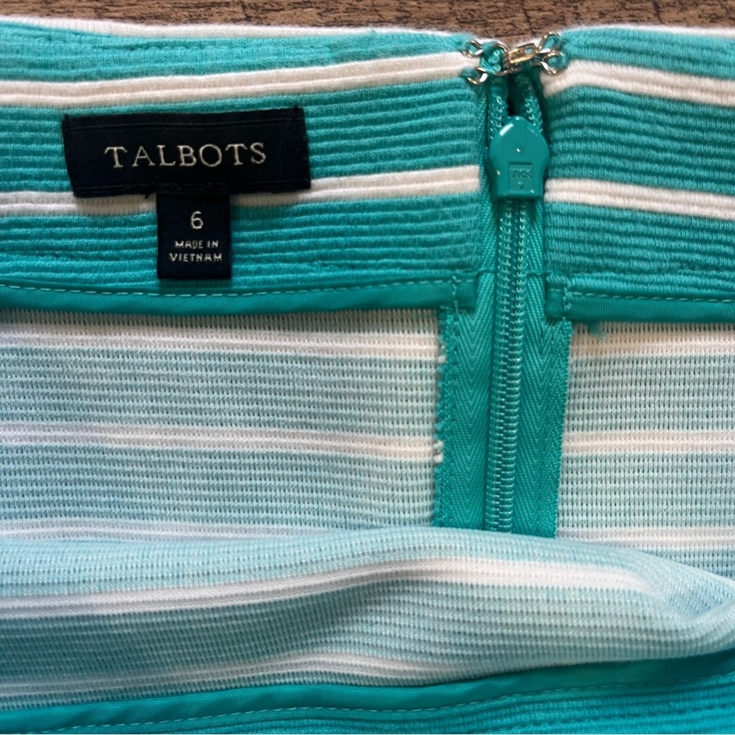Talbots Turquoise White Textured Knit Skirt Pencil Pockets Womens Size 6 Mini