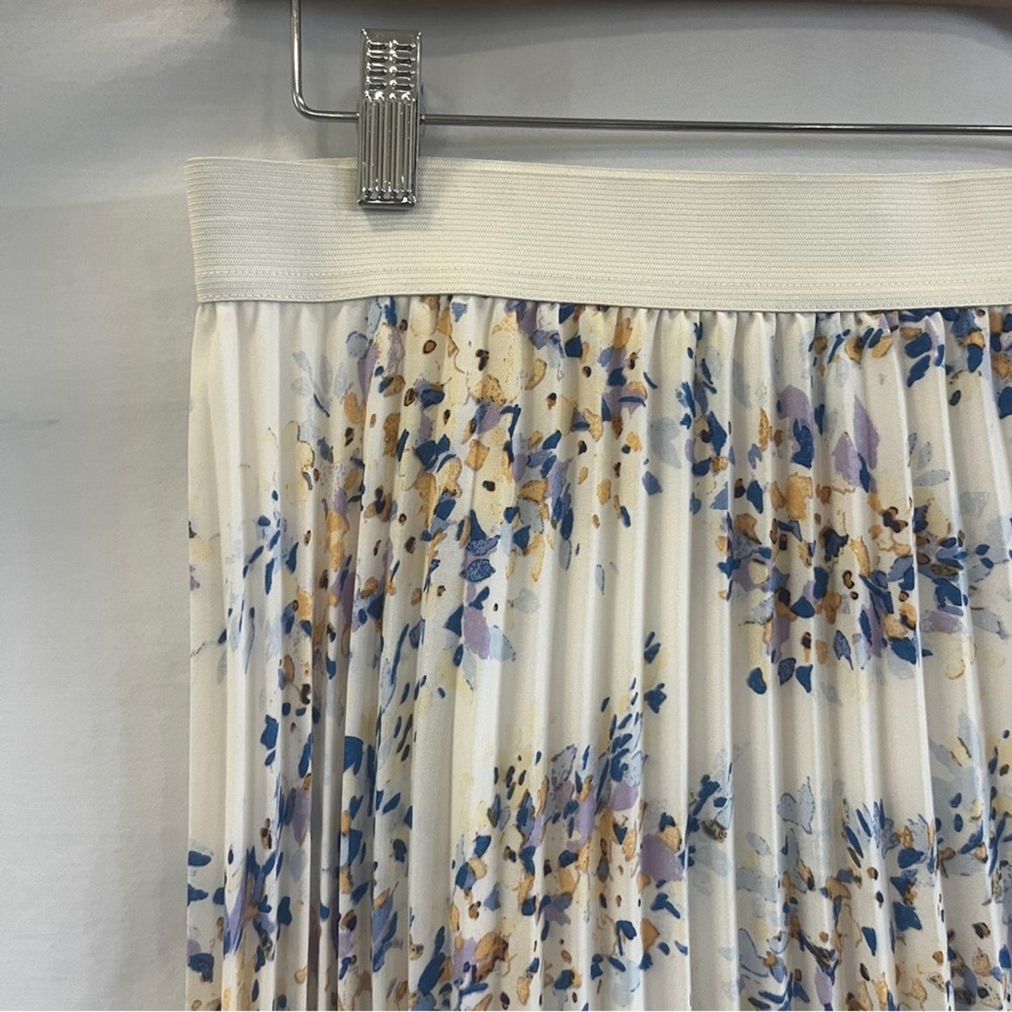 Vince Camuto Pleated Midi Skirt Womens Small Ivory Floral Elastic Waist Lined