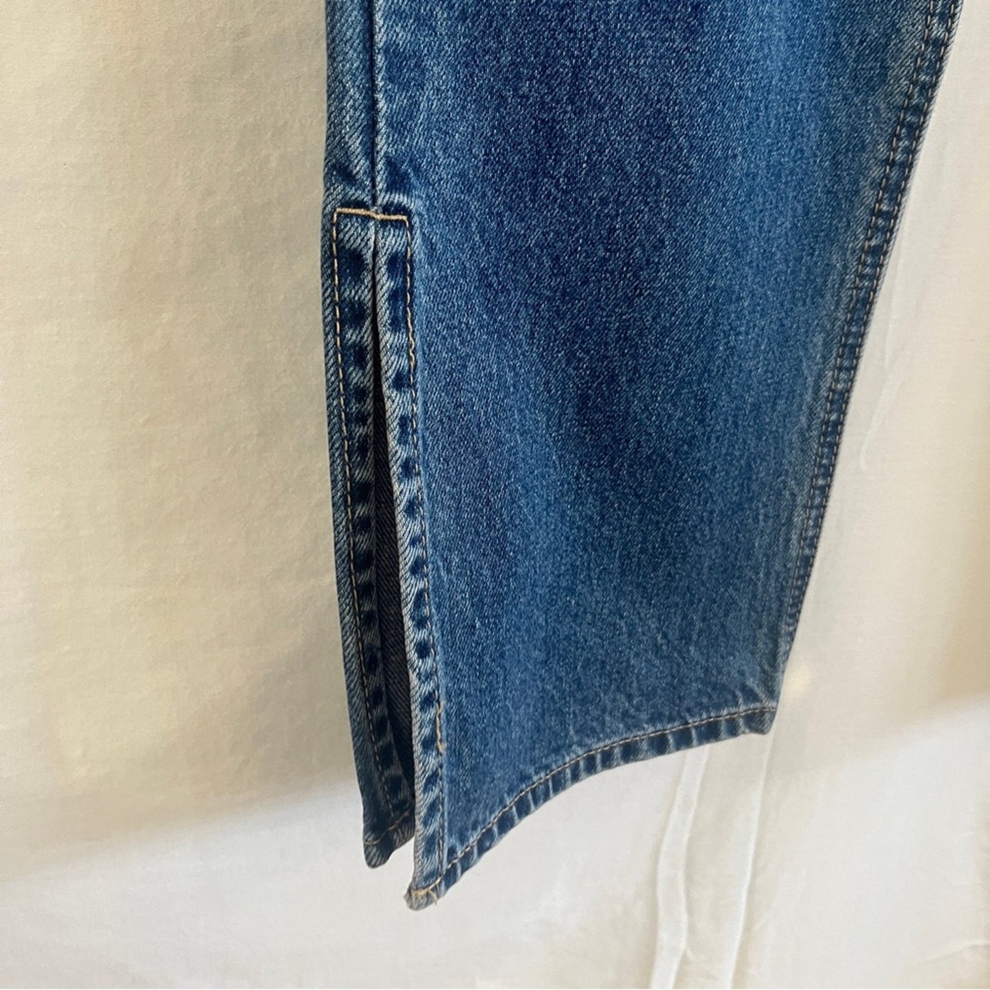 H&M Straight Denim Jeans Women Size 10 Medium Wash Ankle Slit Urban Edgy Modern