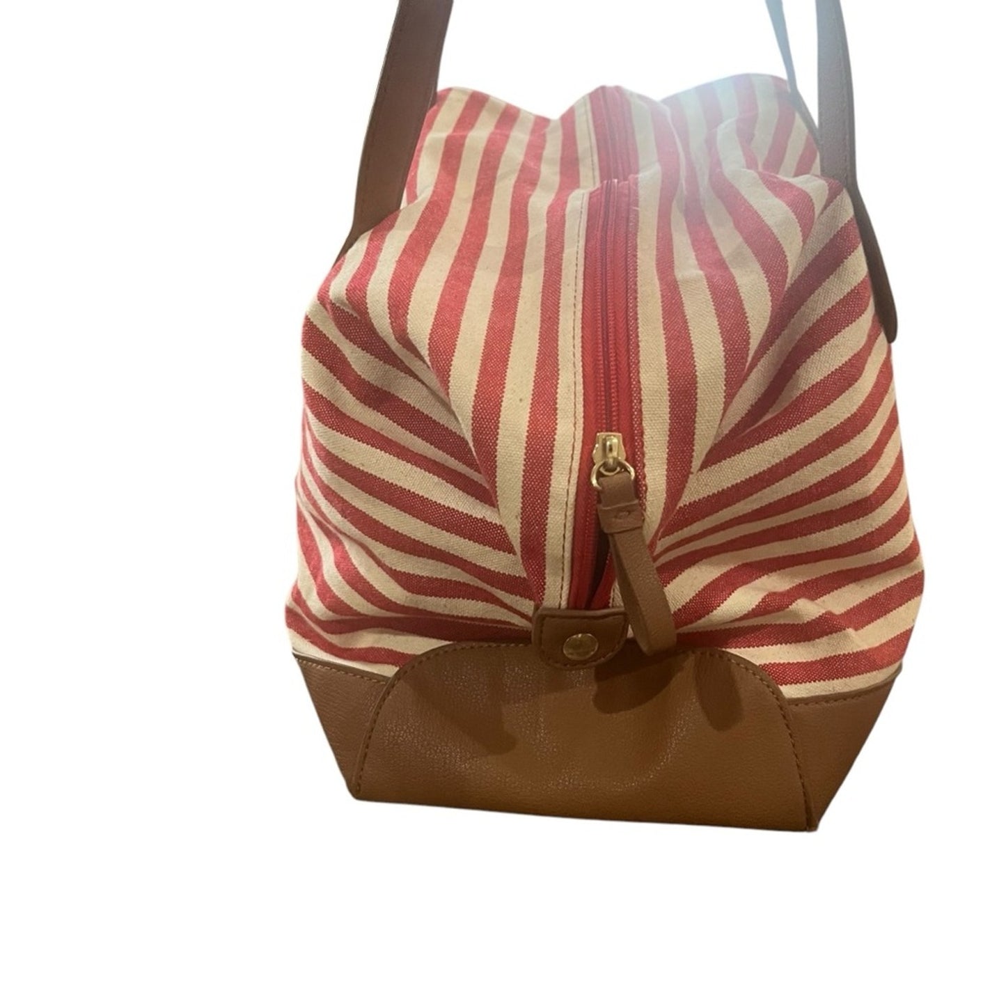 Tommy Hilfiger Womens Shoulder Bag Lightweight Red Tan Stripe Casual Overnight