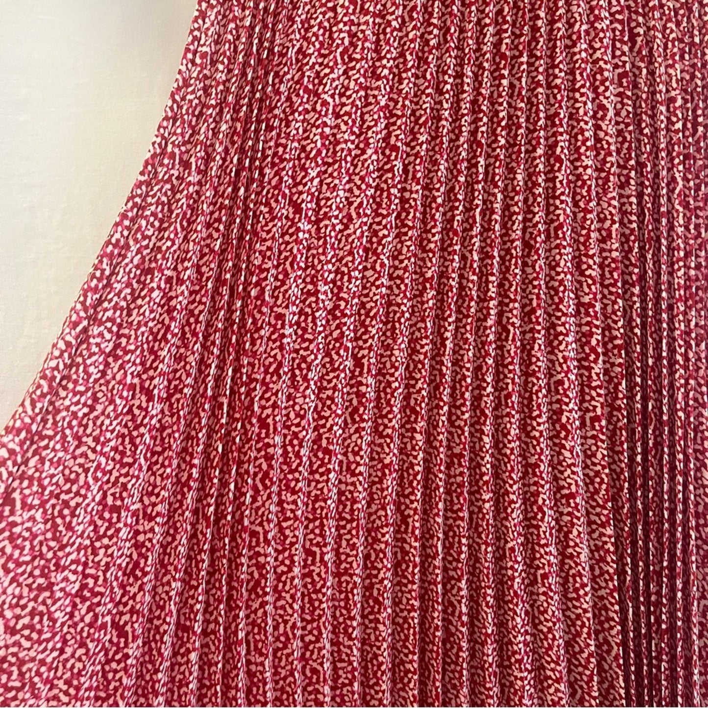 Vince Camuto Pleated Midi Skirt Womens Small Pink White Elastic Waist Lined Soft