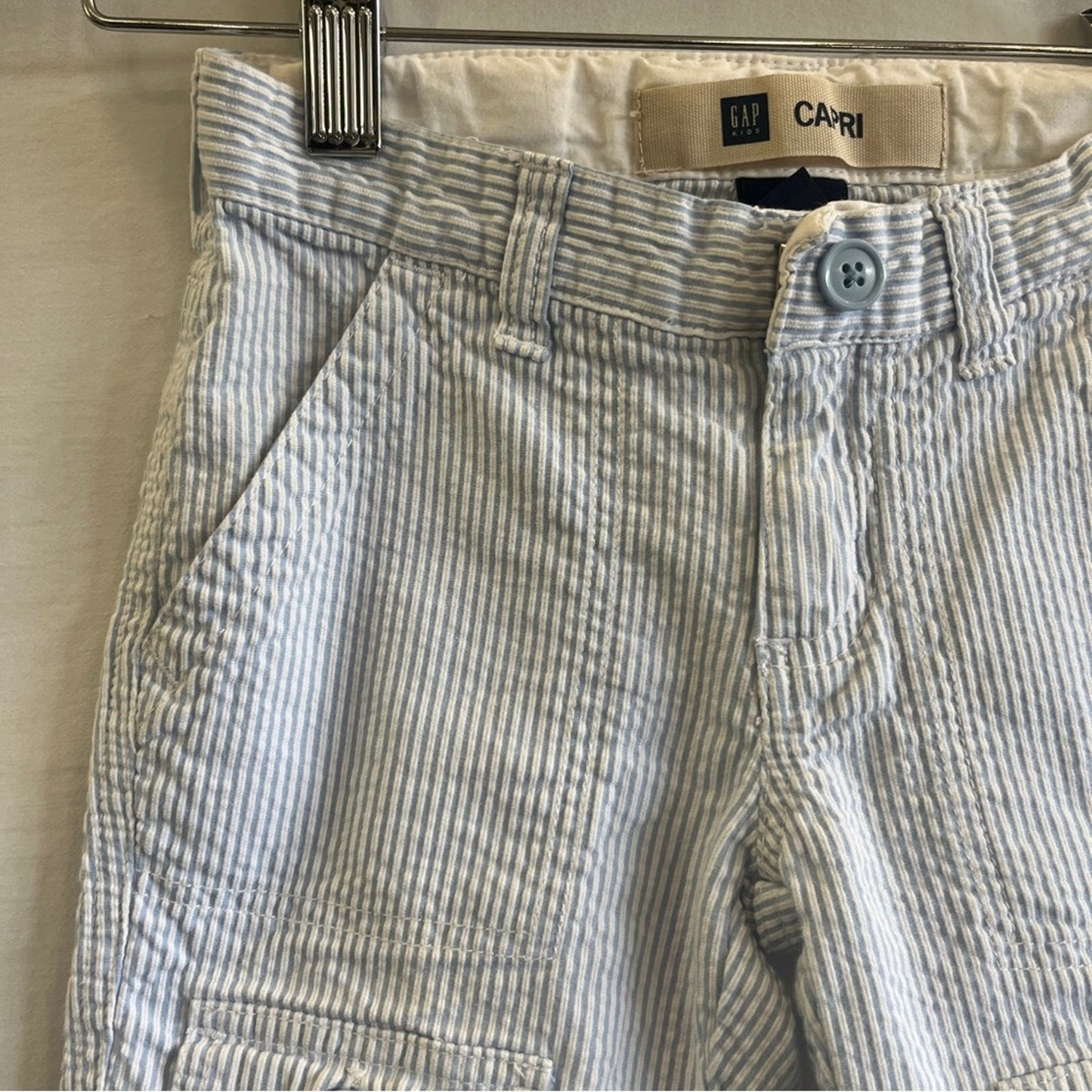 Gap Capri Pants Blue White Seersucker Cargo Toddler Girl Size 4 Adjustable Strap
