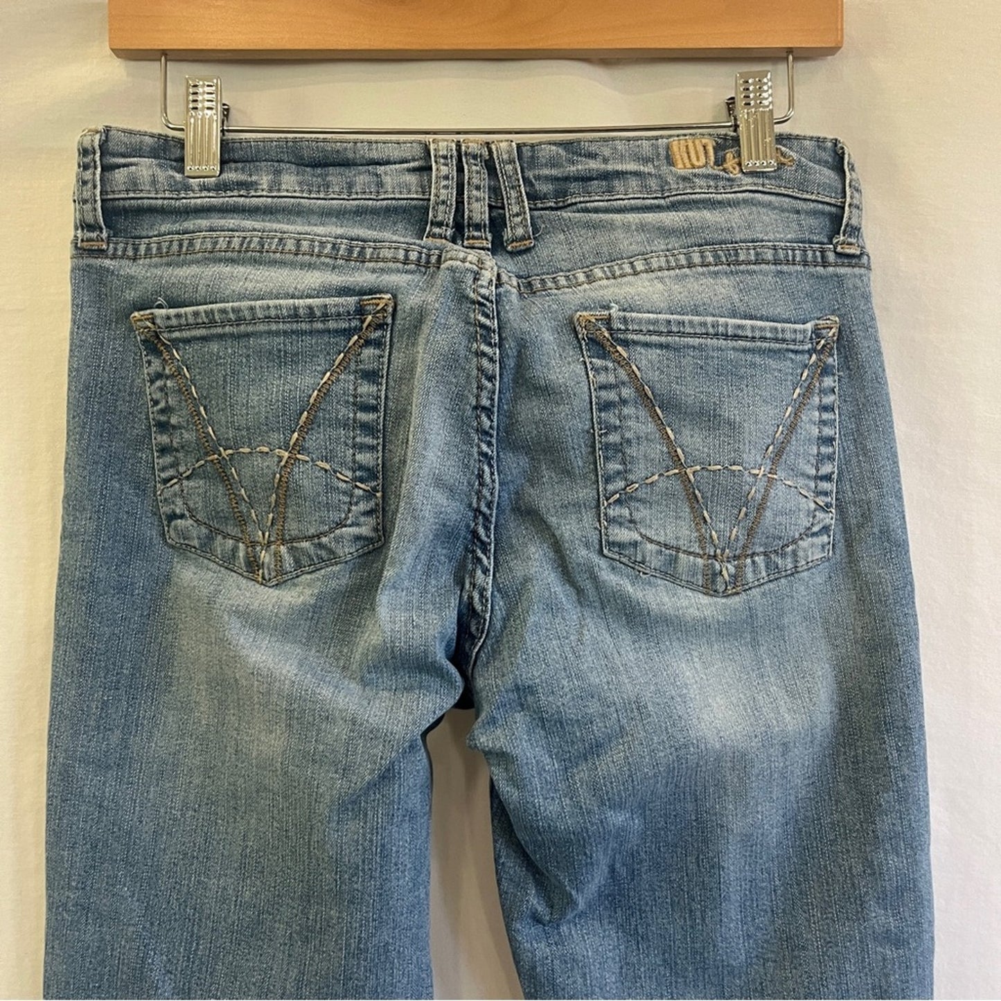 Kut From The Kloth Straight Taper Jeans Womens Size 6 Light Wash Basic Classic