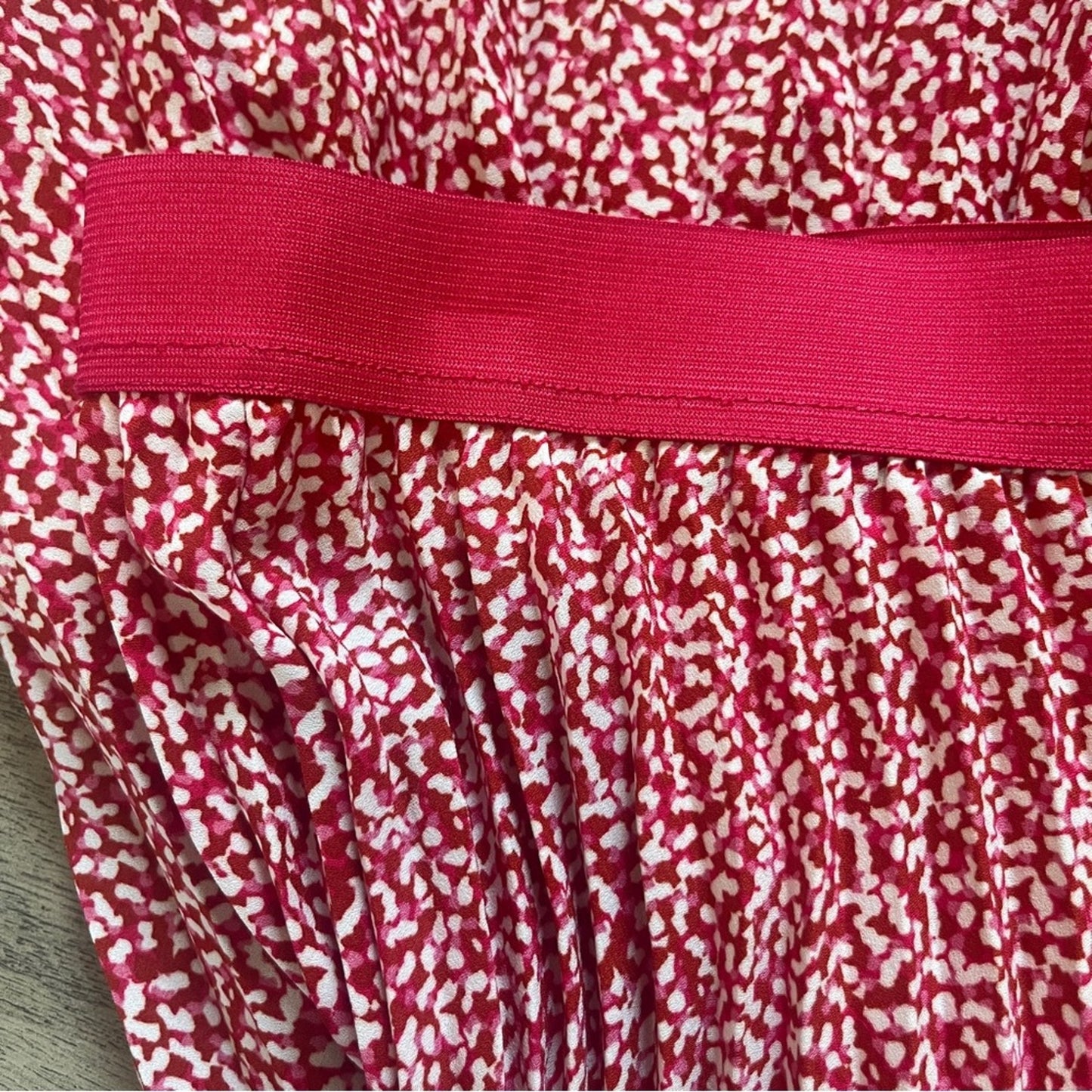 Vince Camuto Pleated Midi Skirt Womens Small Pink White Elastic Waist Lined Soft