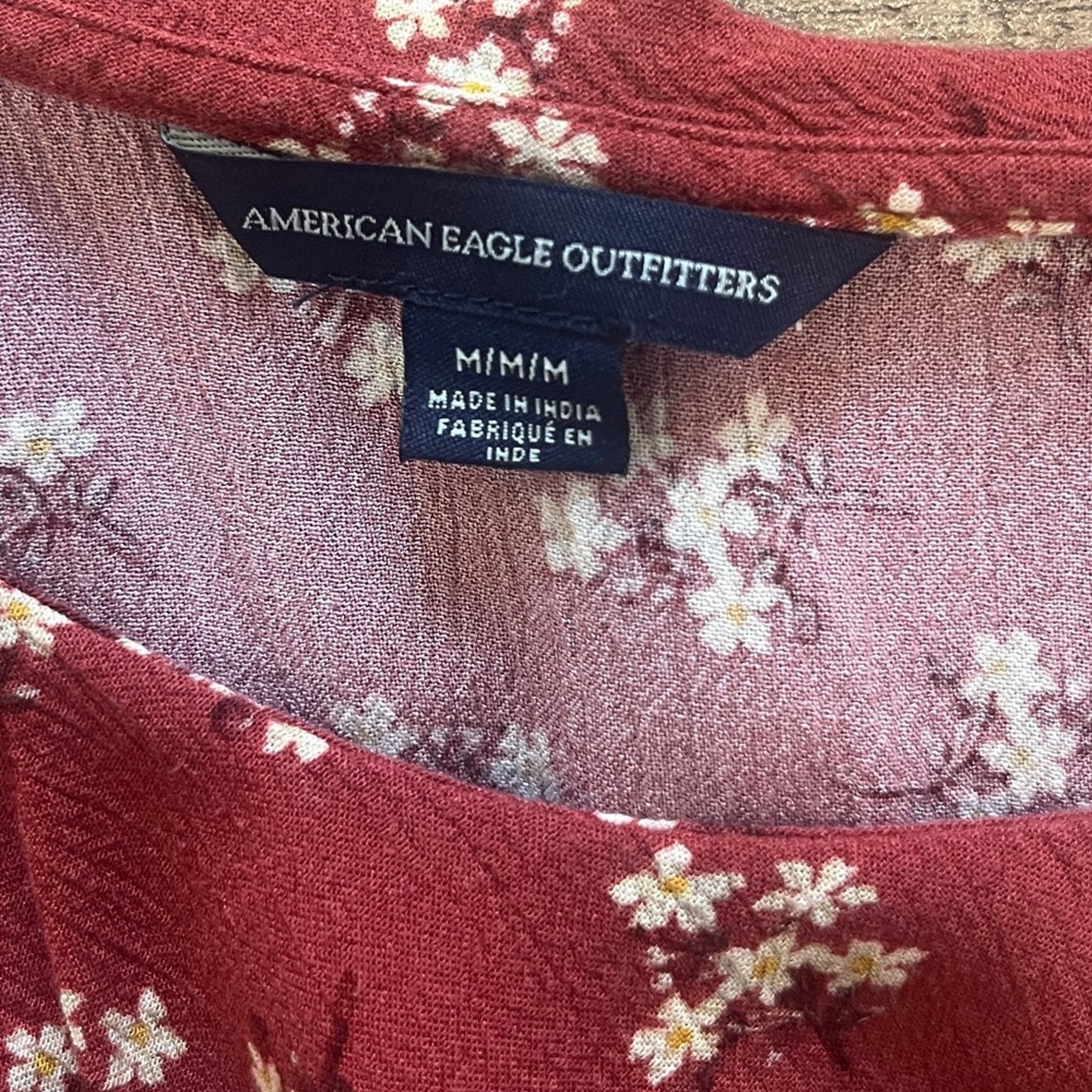 American Eagle Maroon Floral Top Womens Medium Ruffle Neck Rust Red Poet Boho