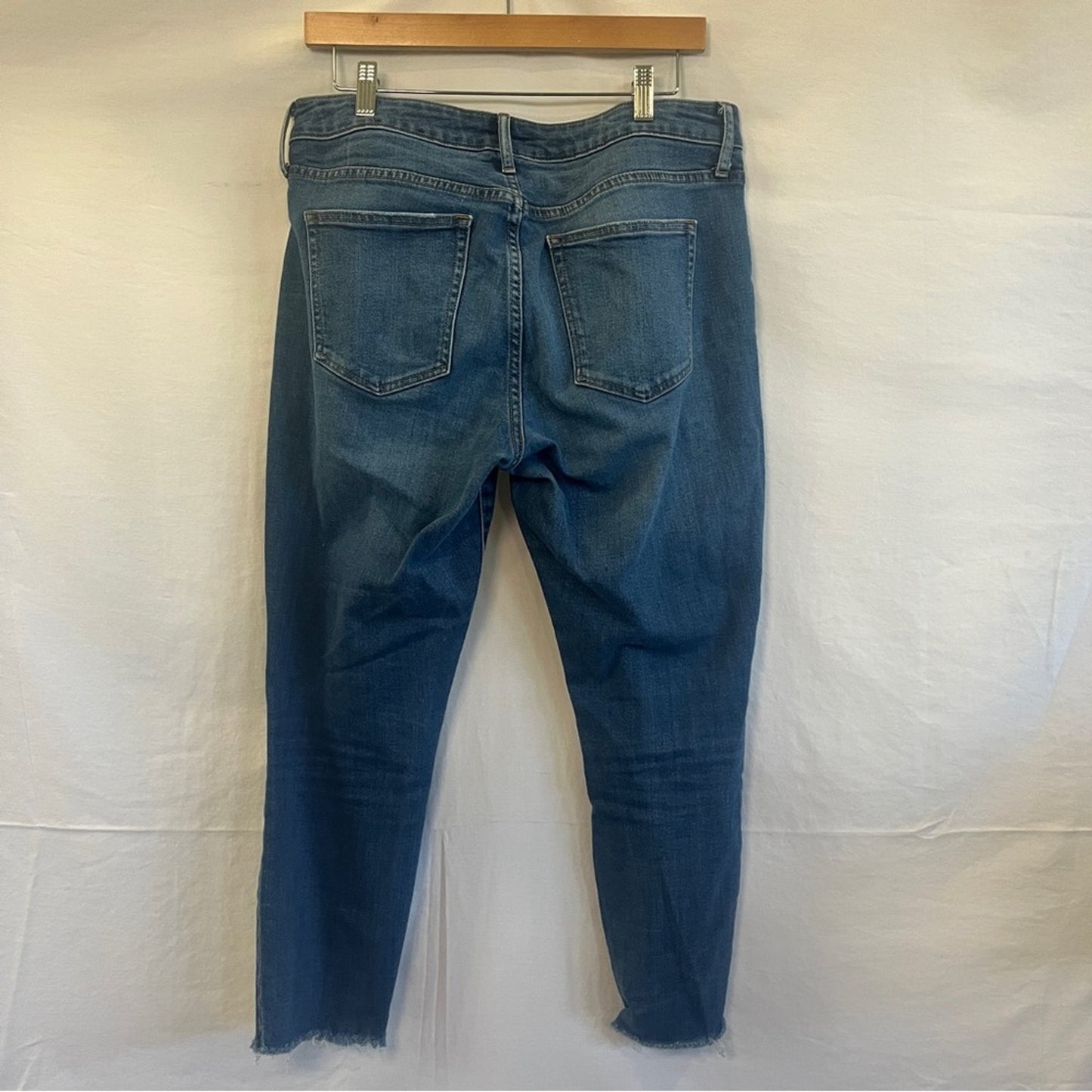 Gap Curvy True Skinny Jeans Womens Size 12 Raw Hem Basic Simple Neutral Denim