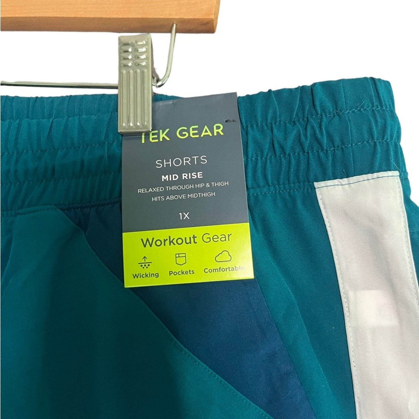 Tek Gear Women Workout Shorts Size 1X Mid Rise Wicking Turquoise New Running Gym