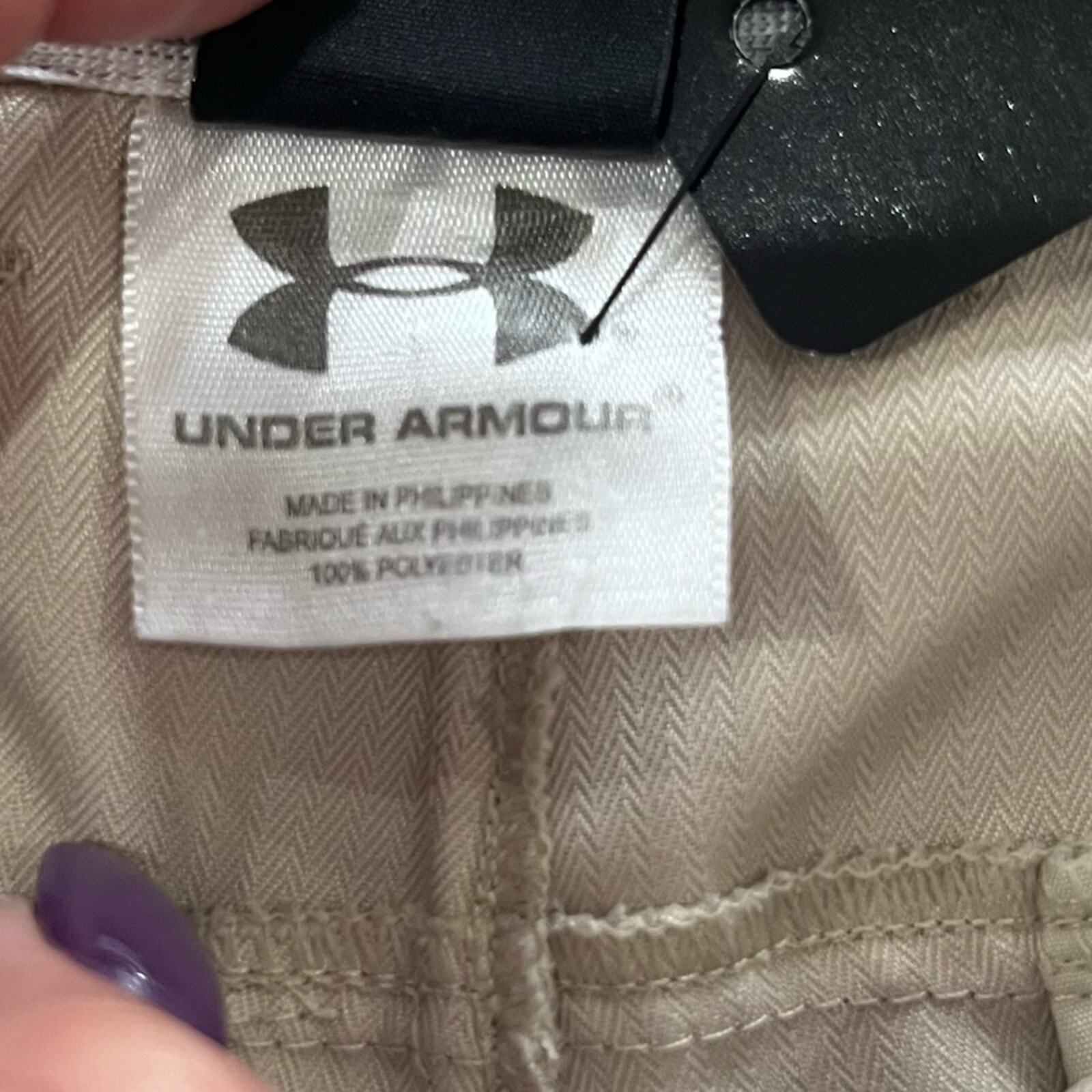 Under Armour Men's Khaki Flat Front Casual Shorts 36R