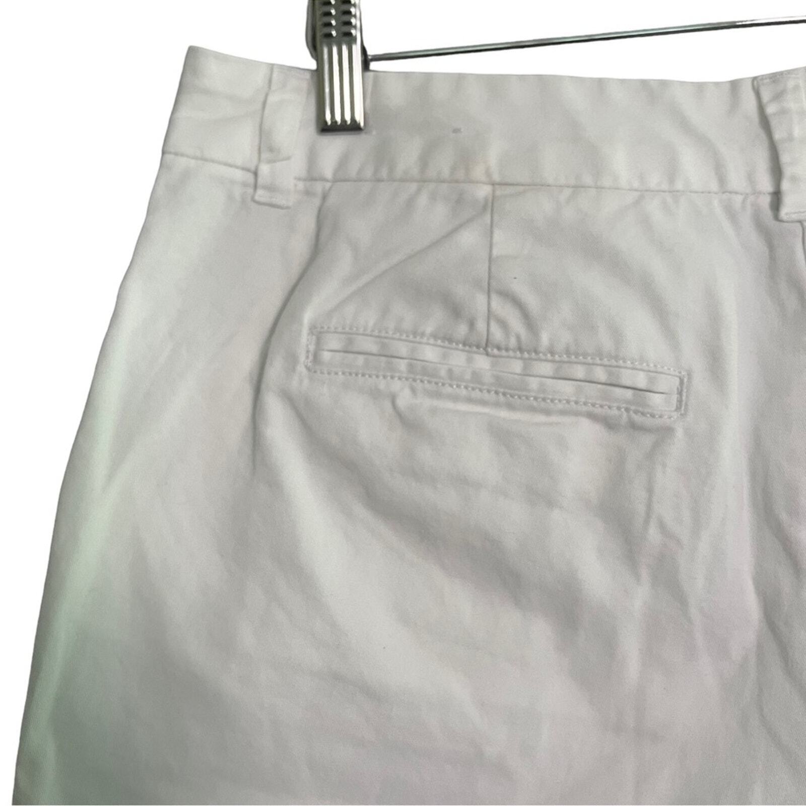 Ann Taylor Loft Womens Size 8 White 4" Flat Front Casual Shorts