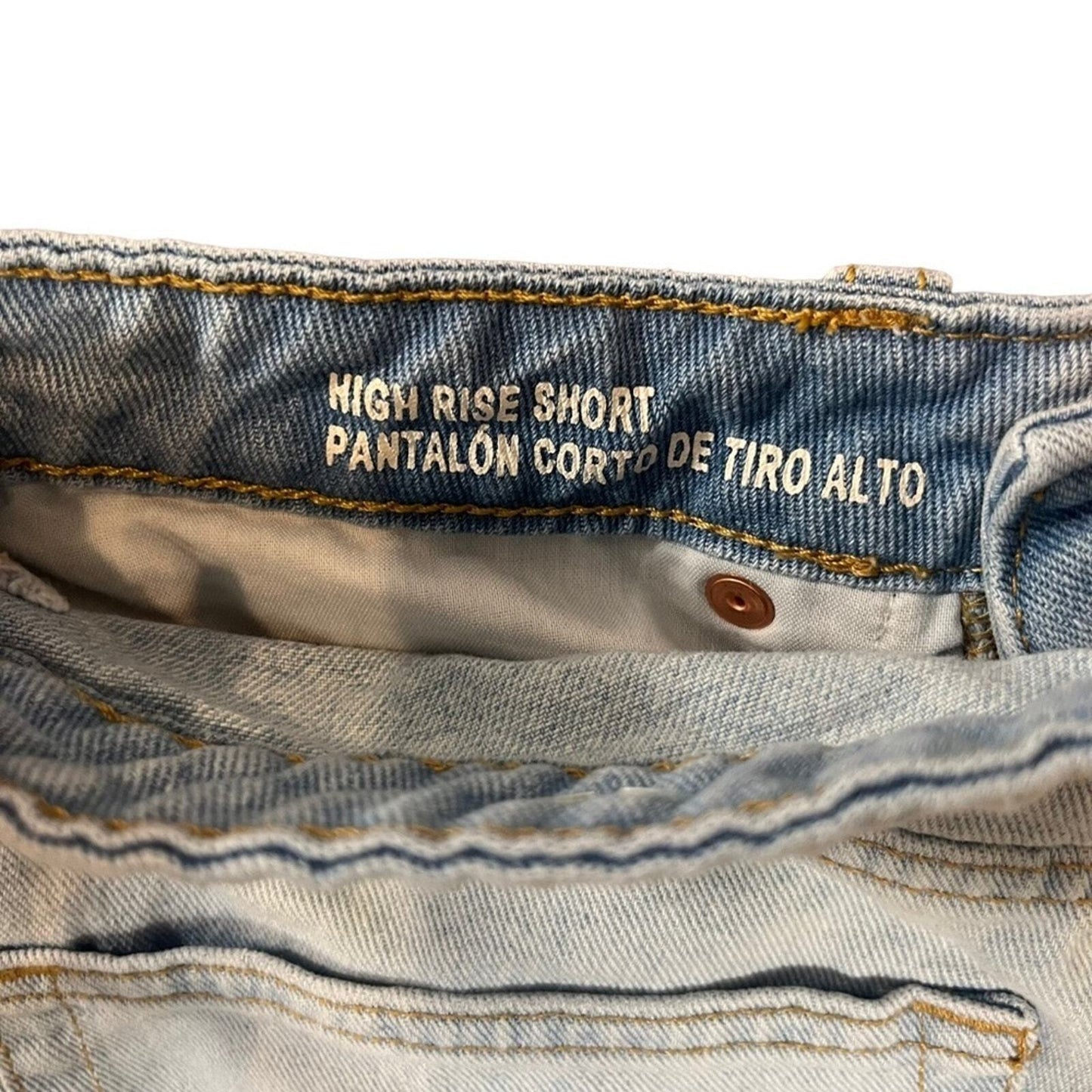Wild Fable Womens 8 High Rise Distressed Freyed Bottom Light Washed Denim Short