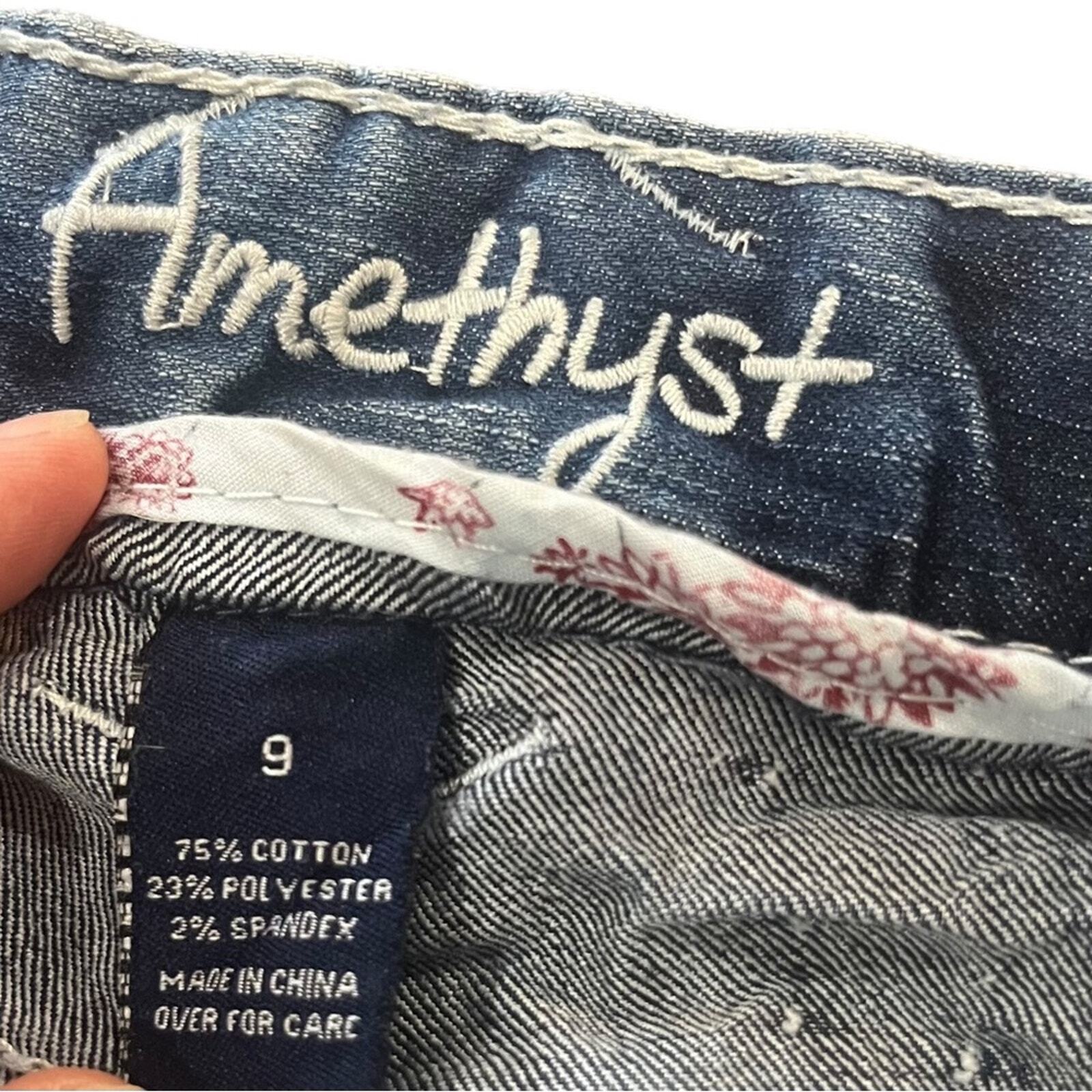 Amethyst Womens 9 Acid Wash Medium Wash Denim Capri Jeans