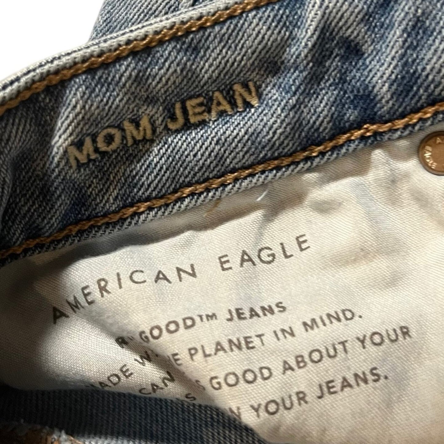 American Eagle Womens Mom Jeans Size 6 Regular Stretch Light Wash Denim 