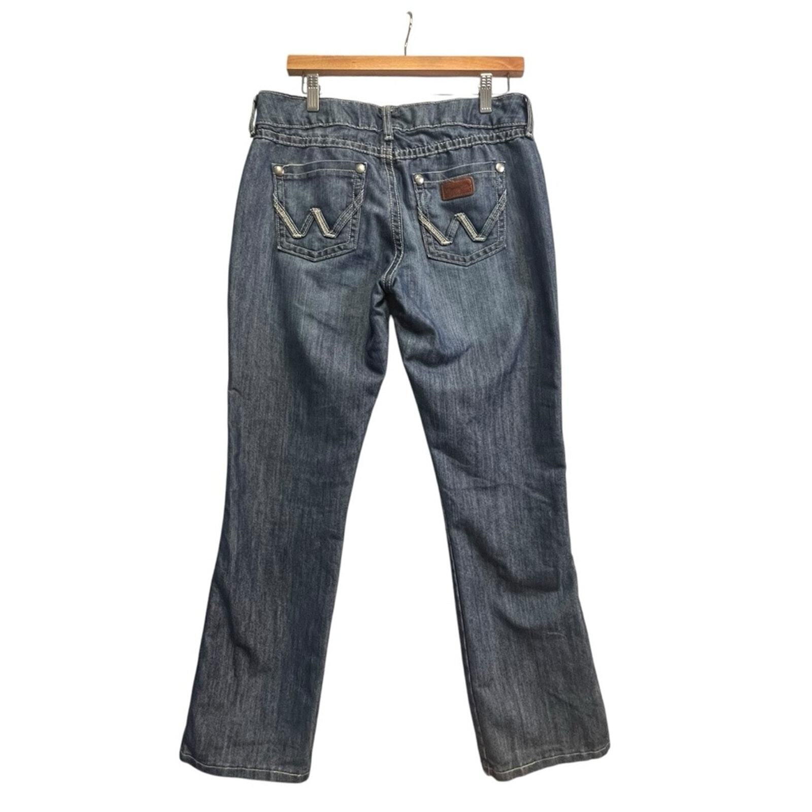 Wrangler Womens Size 7/8 x 32 Whiskered Front Medium Wash Straight Denim Jeans