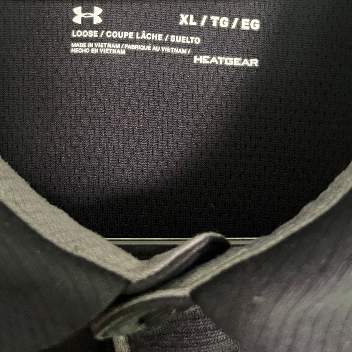 Under Armour Mens XL Black Loose Heatgear Short Sleeve Collared Polo Shirt