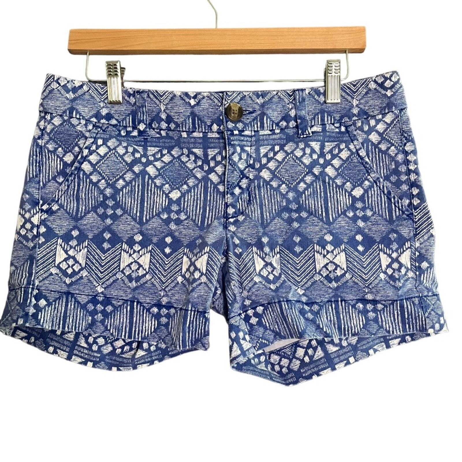 American Eagle Womens Size 6 Midi Stretch Blue White Aztec Flat Front Shorts