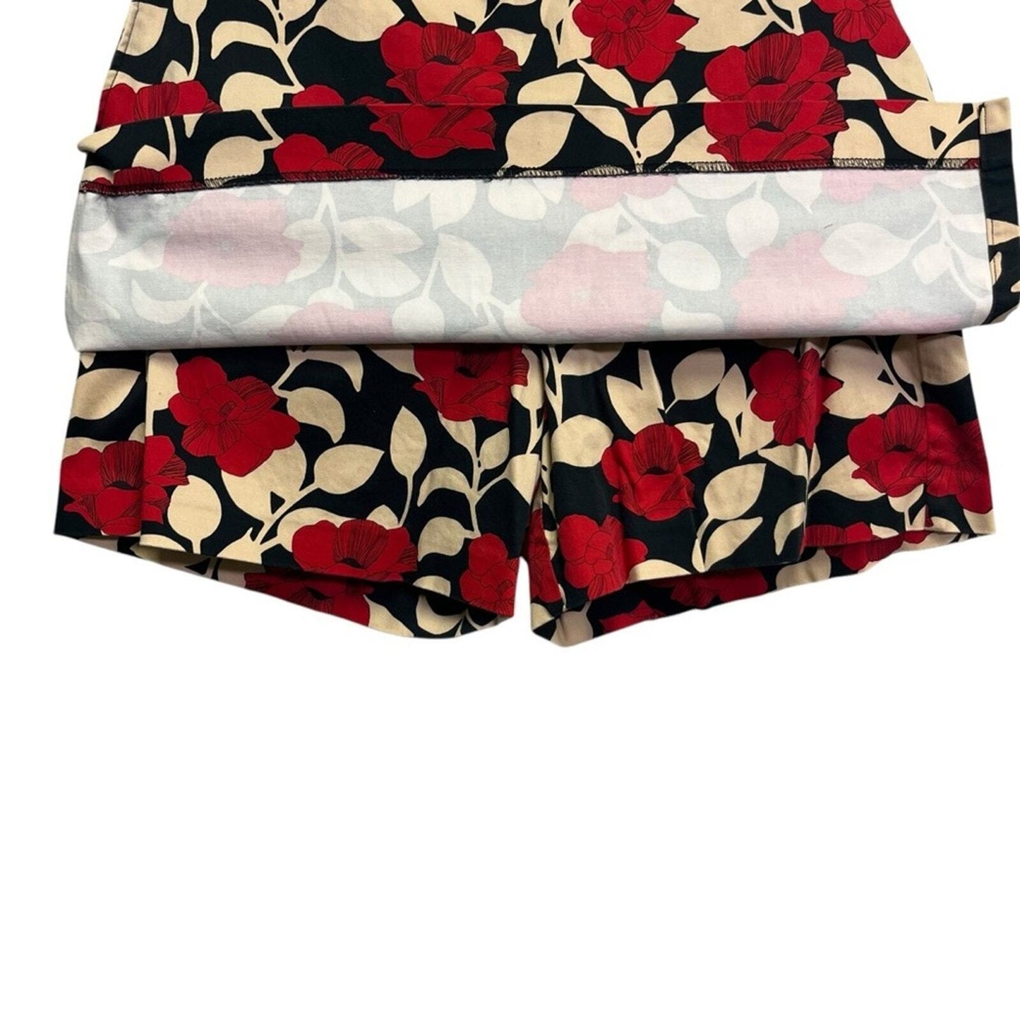ASHWORTH Womens Floral Print Skort Size 6 Red, Black, & Beige
