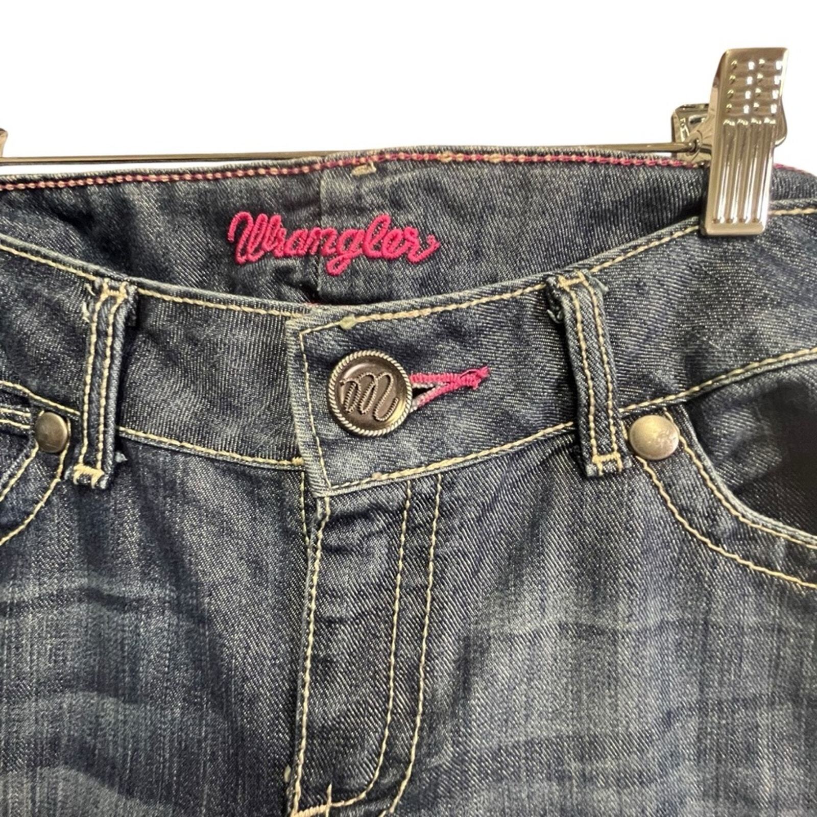 Wrangler Womens Size 7/8 x 32 Whiskered Front Medium Wash Straight Denim Jeans