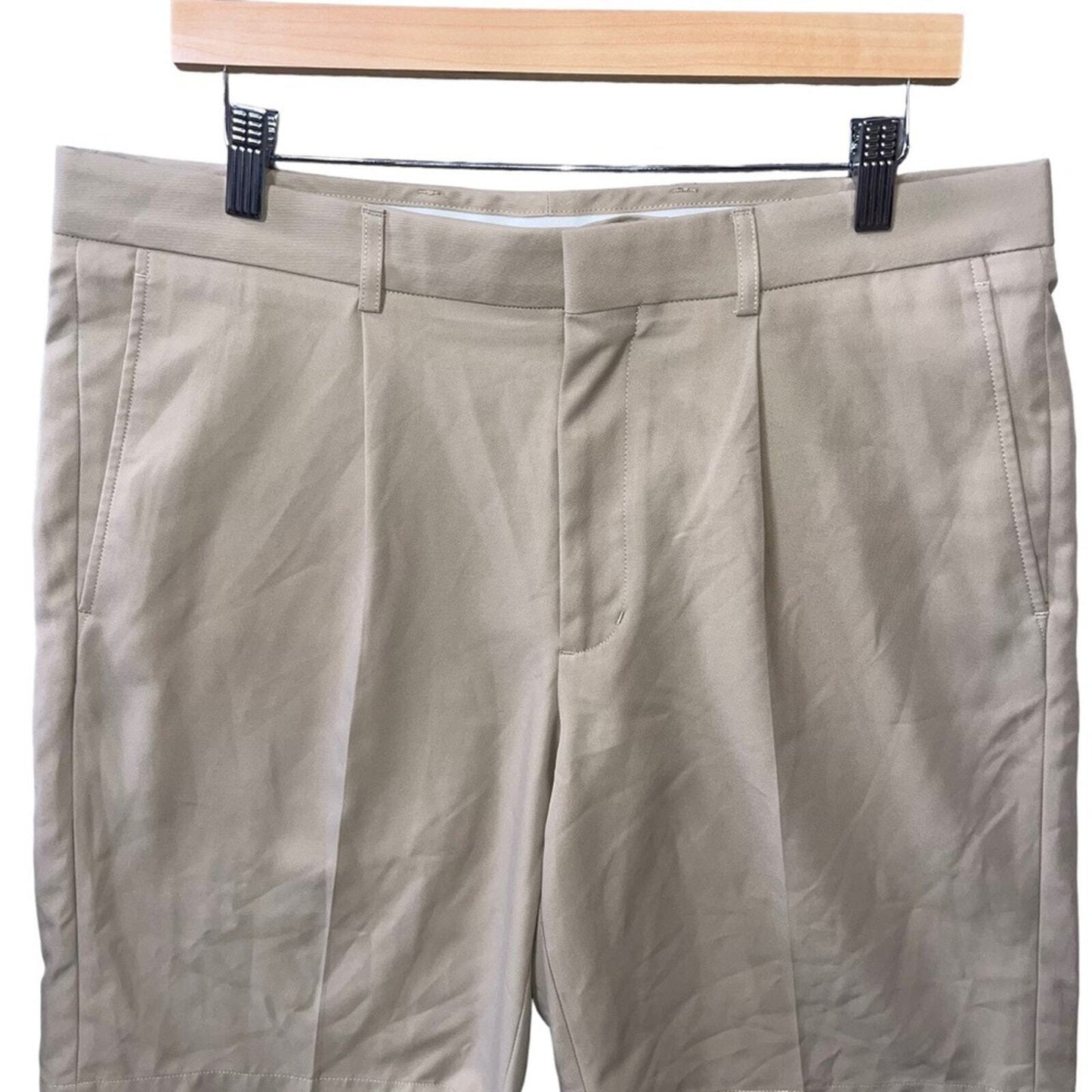 Walter Hagen Mens Size 36 Khaki Polyester Pleated Front Shorts