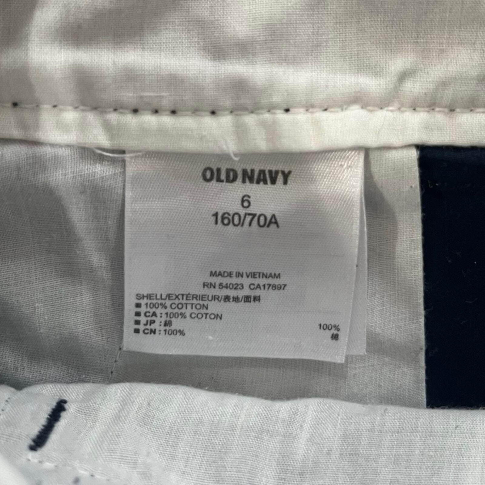 Old Navy Women's Nautical Navy Flat Front Shorts Size 6