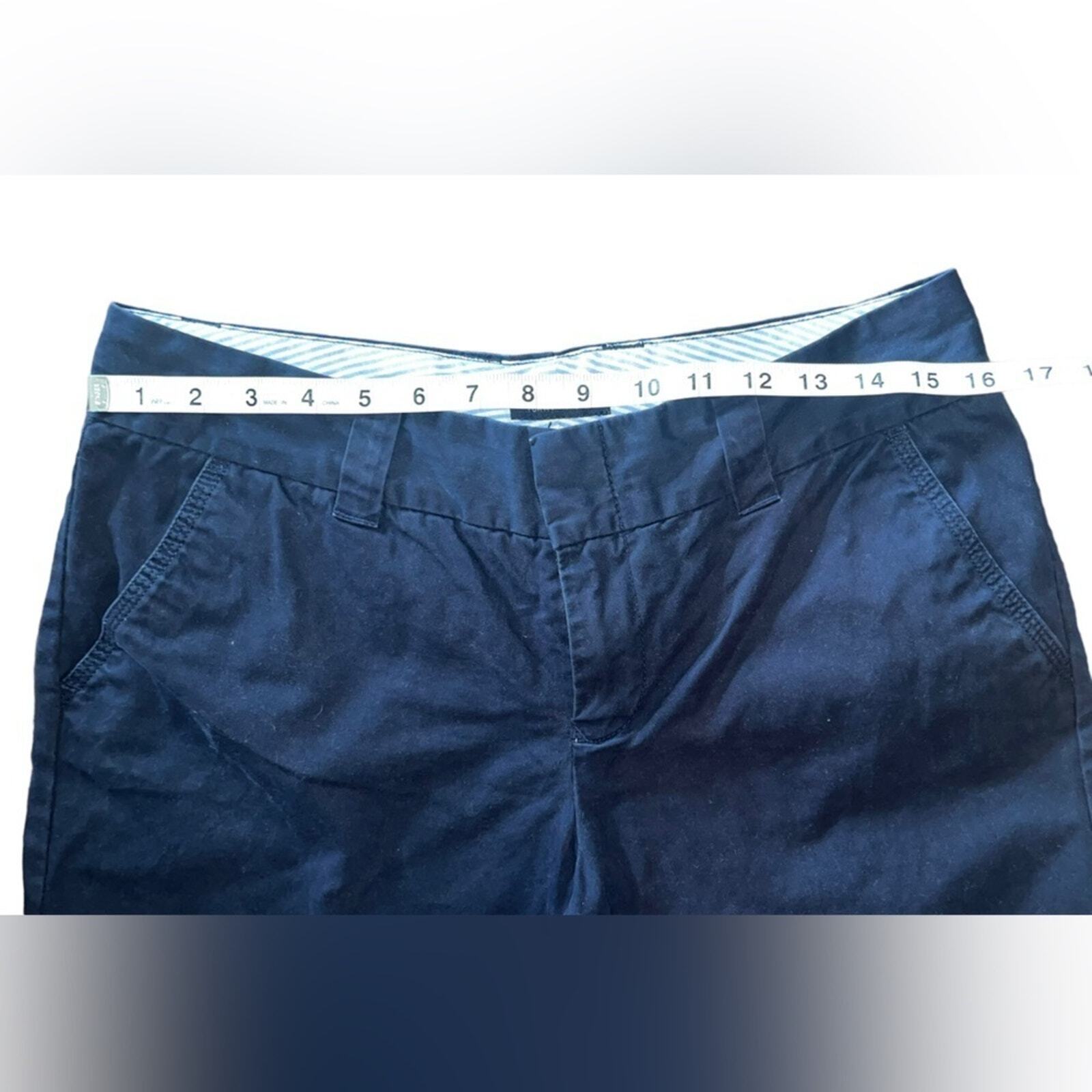 Tommy Hilfiger Women’s Navy Flat Front Chino Shorts Size 8​