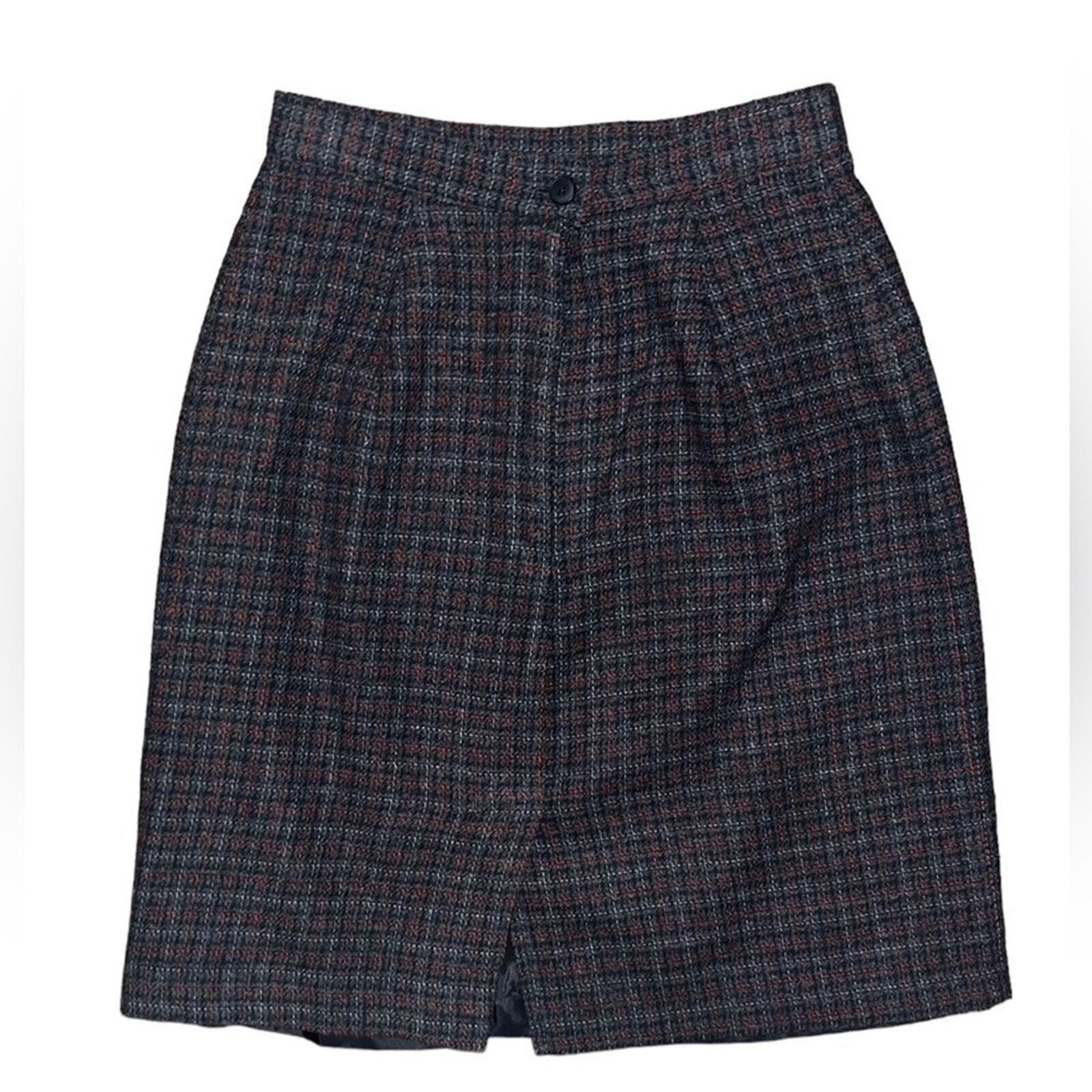 Mini Plaid Womens Size 6 Wool Polyester Red Gray Black Mini Skirt