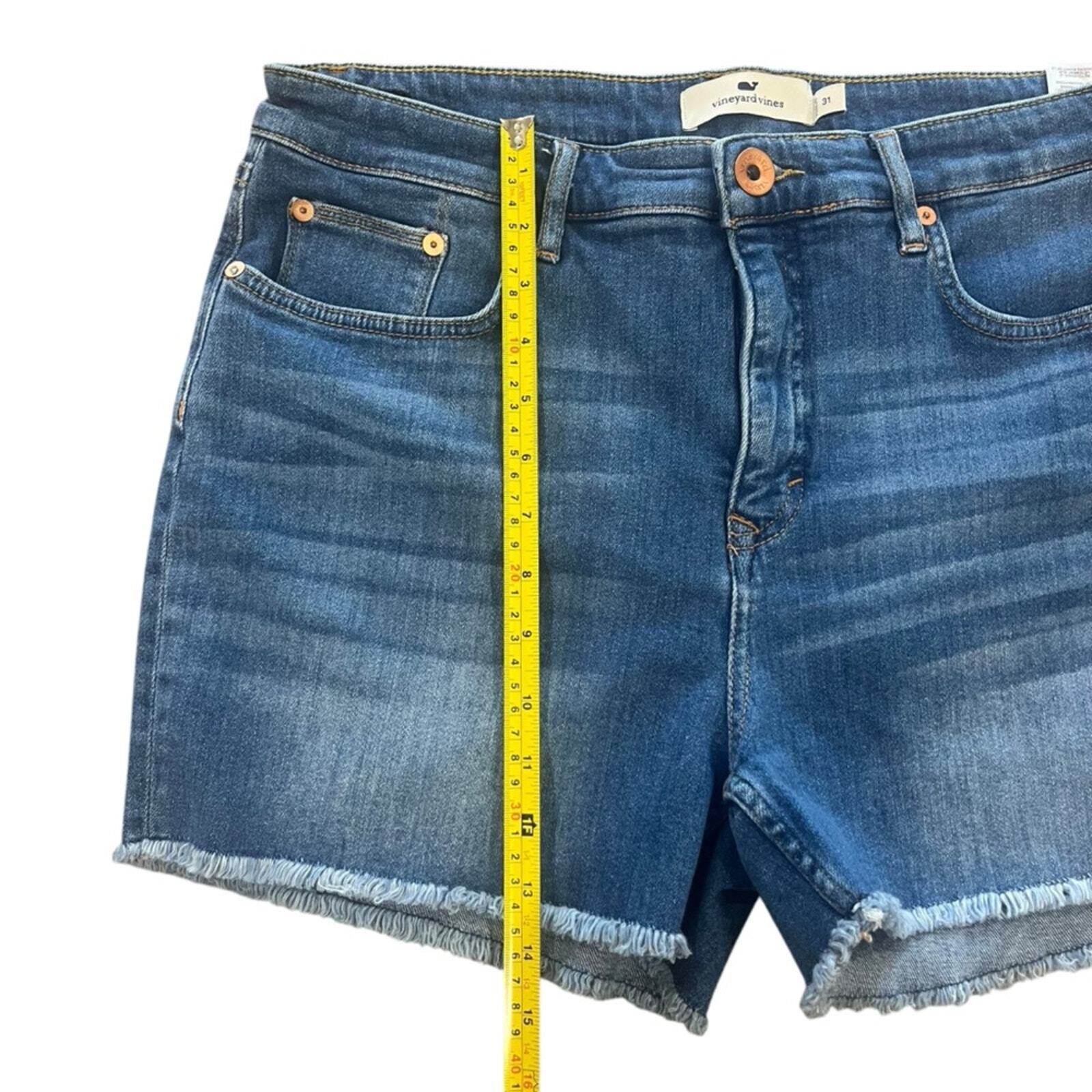 Vineyard Vines Womens Denim Shorts Size 31 Raw Edge Hem Medium Wash Simple