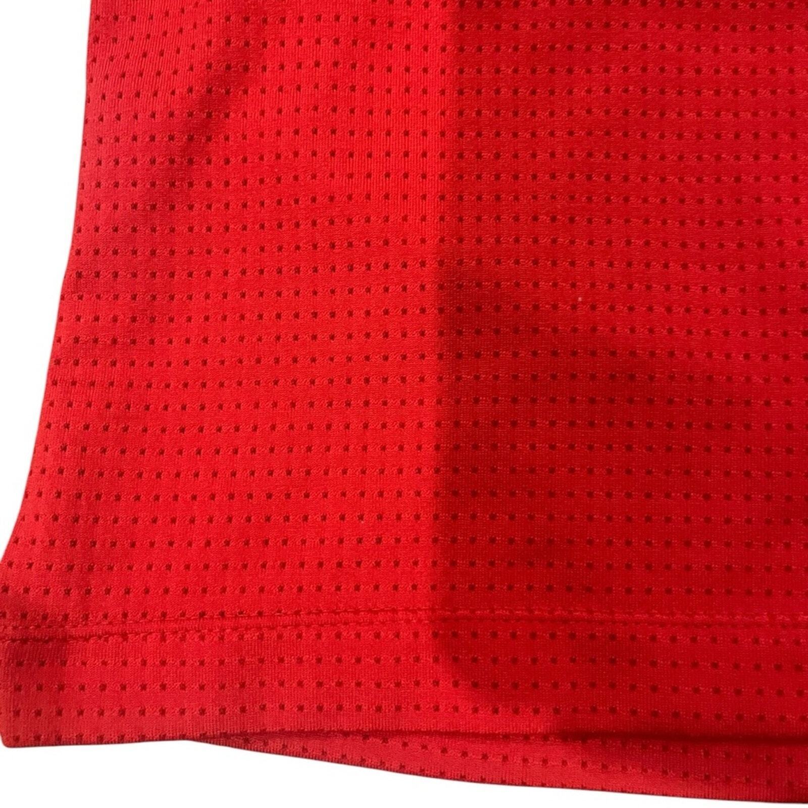 NIKE Womens Size Medium Cropped V Neck Mesh Lined Athletic Sports Workout Top