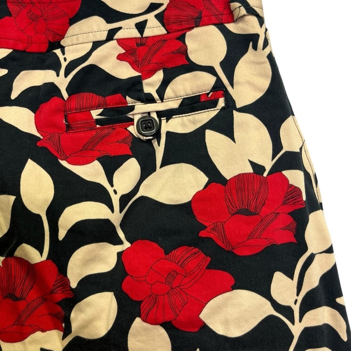 ASHWORTH Womens Floral Print Skort Size 6 Red, Black, & Beige