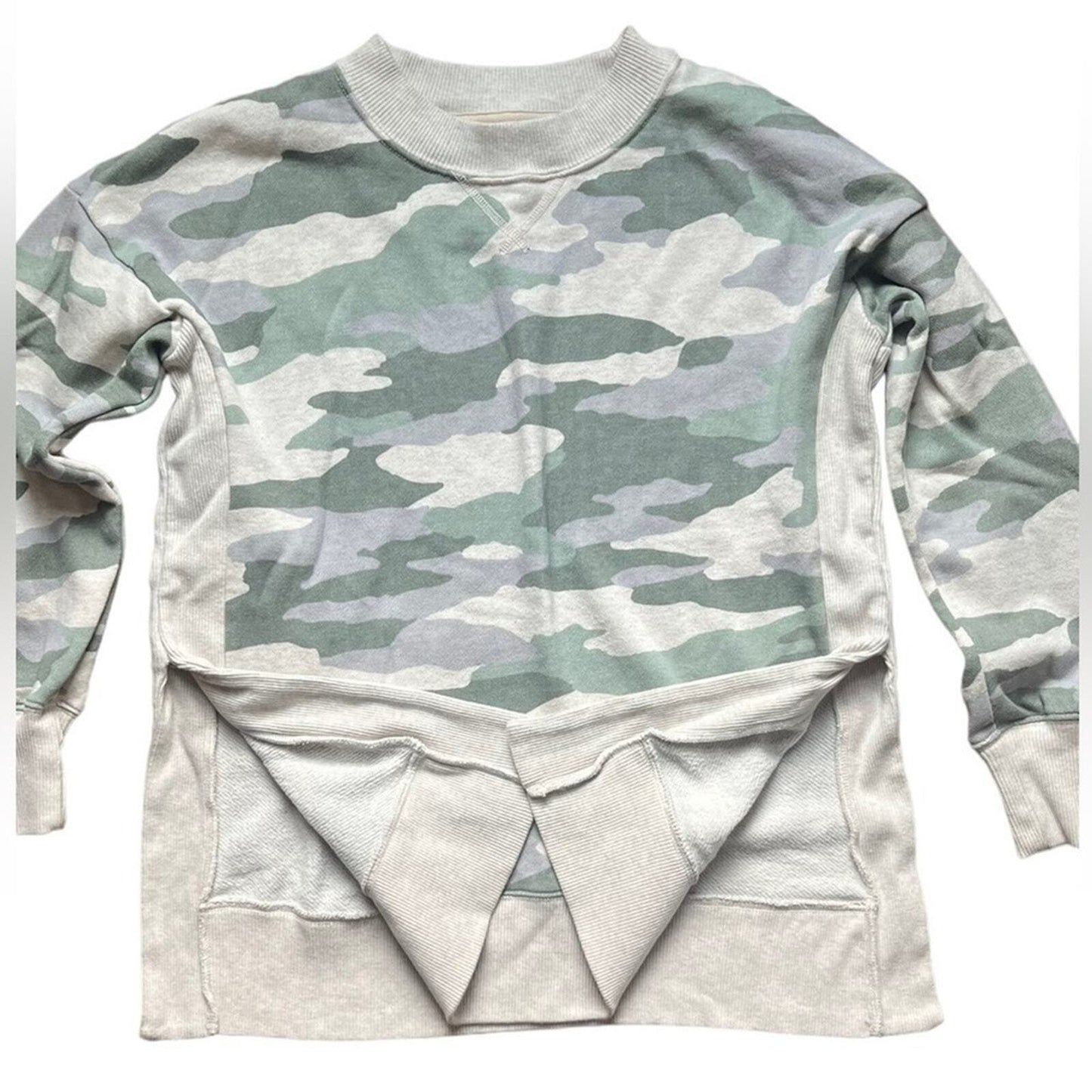 Aerie Oversized Good Vibes Camo Sweatshirt Size XS