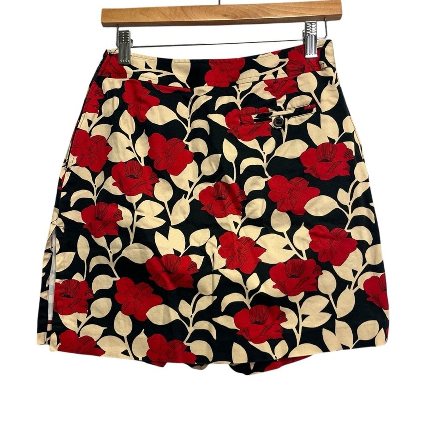 ASHWORTH Womens Floral Print Skort Size 6 Red, Black, & Beige