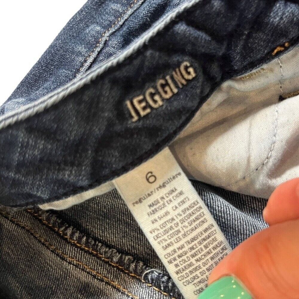 American Eagle Womens 6 R Stretch Jegging Medium Wash Whiskered Denim Jeans