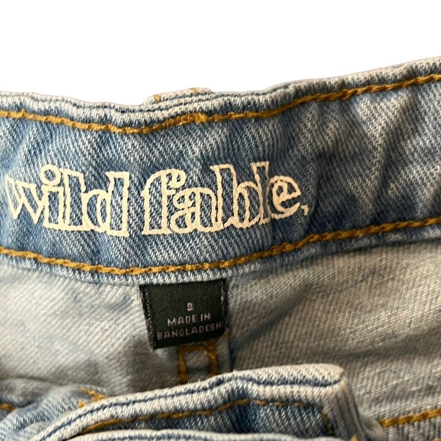 Wild Fable Womens 8 High Rise Distressed Freyed Bottom Light Washed Denim Short