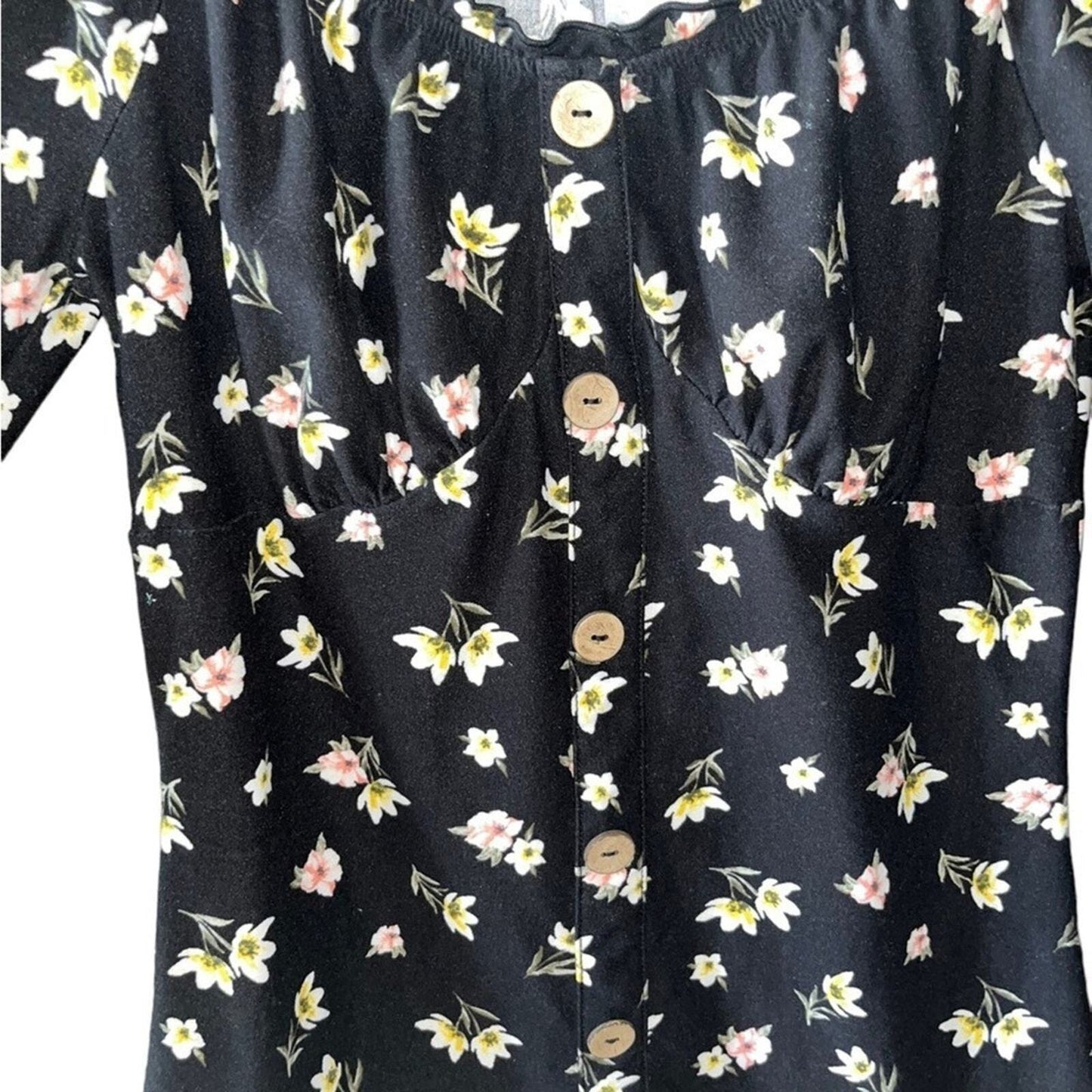No Boundaries Black Floral Top w/ Scooped Ruffled Size 7/9