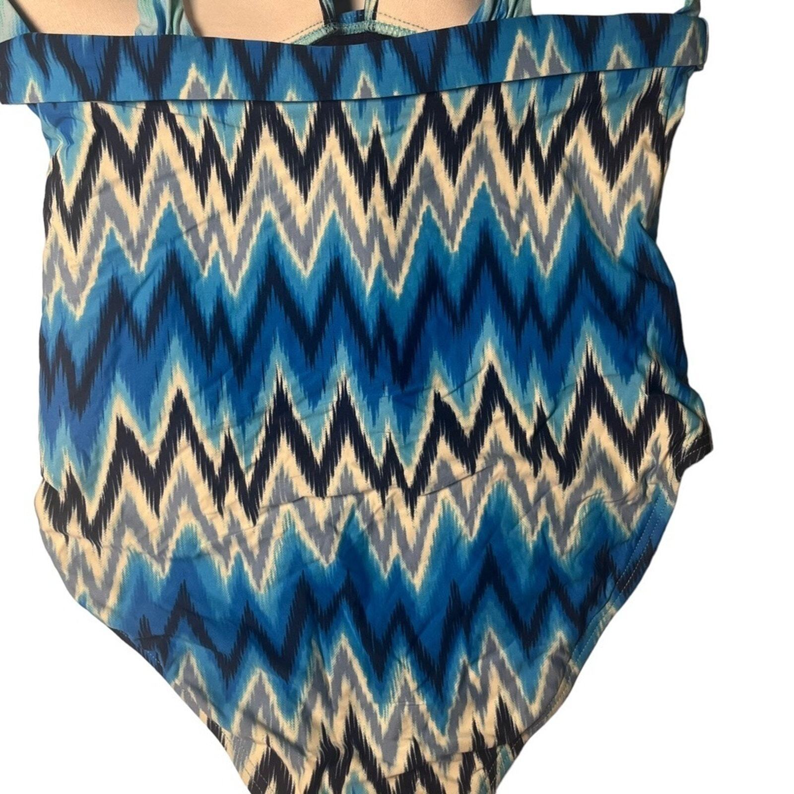 Vince Camuto Womens Swimsuit Size 12 One Piece Swim Multicolor Aztec Plunge Neck