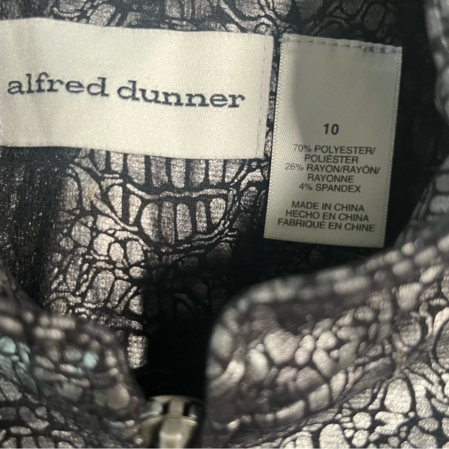 Alfred Dunner Womens Size 10 Black Metallic Silver Zip Up Lightweight Jacket 