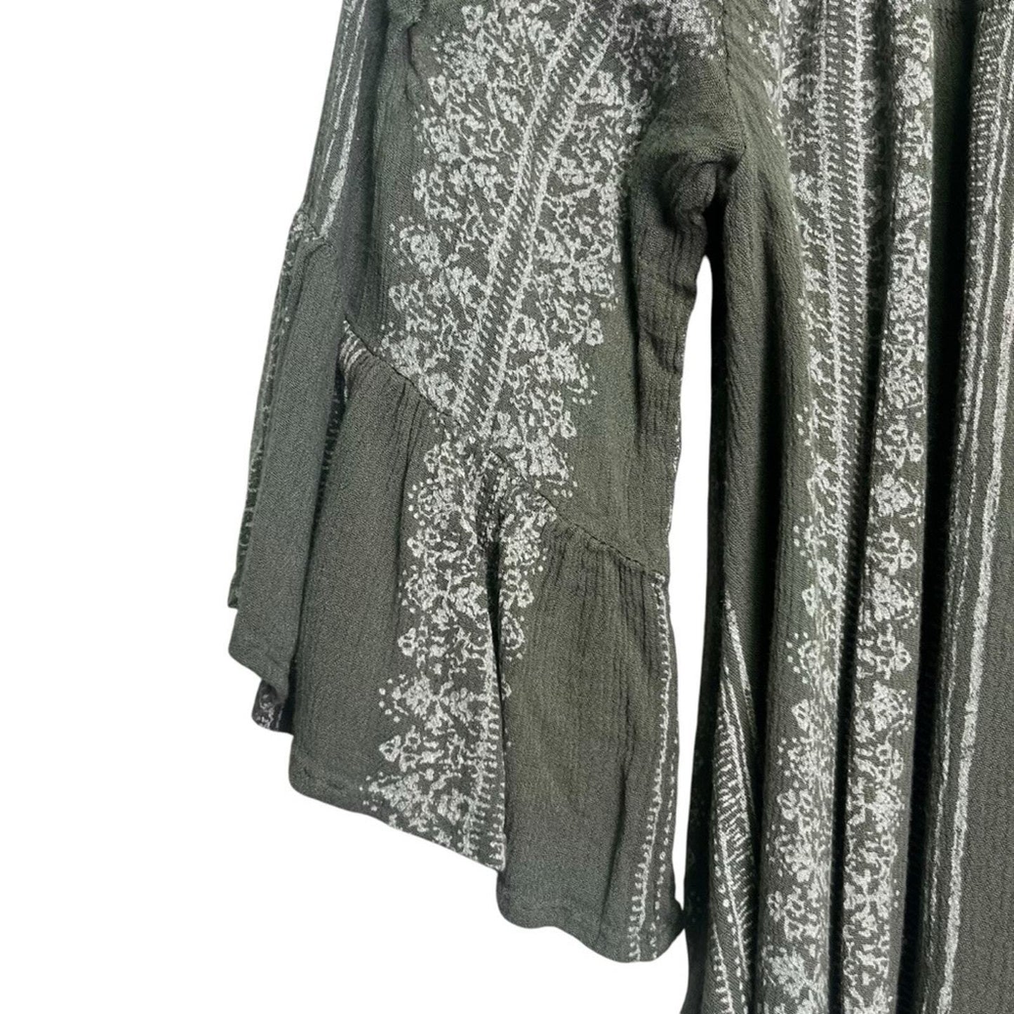 Altar'd State Womens Size Small Green Cream Off The Shoulder Bell Sleeve Top