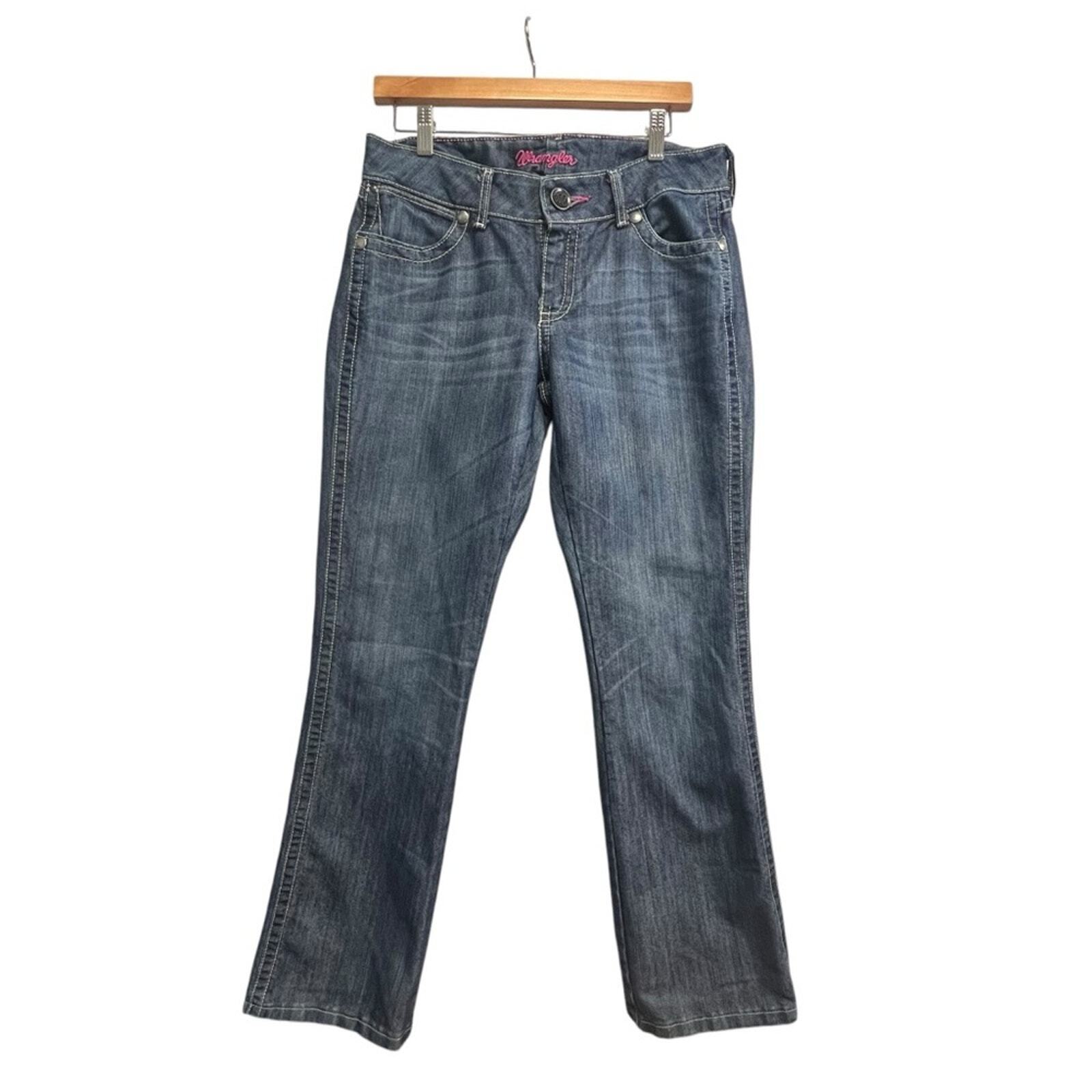 Wrangler Womens Size 7/8 x 32 Whiskered Front Medium Wash Straight Denim Jeans