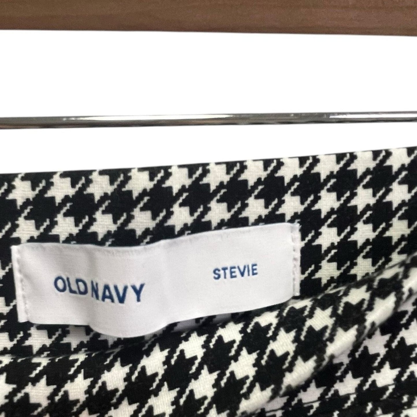 Old Navy Womens Size Medium Black and White Houndstooth Stevie Pants