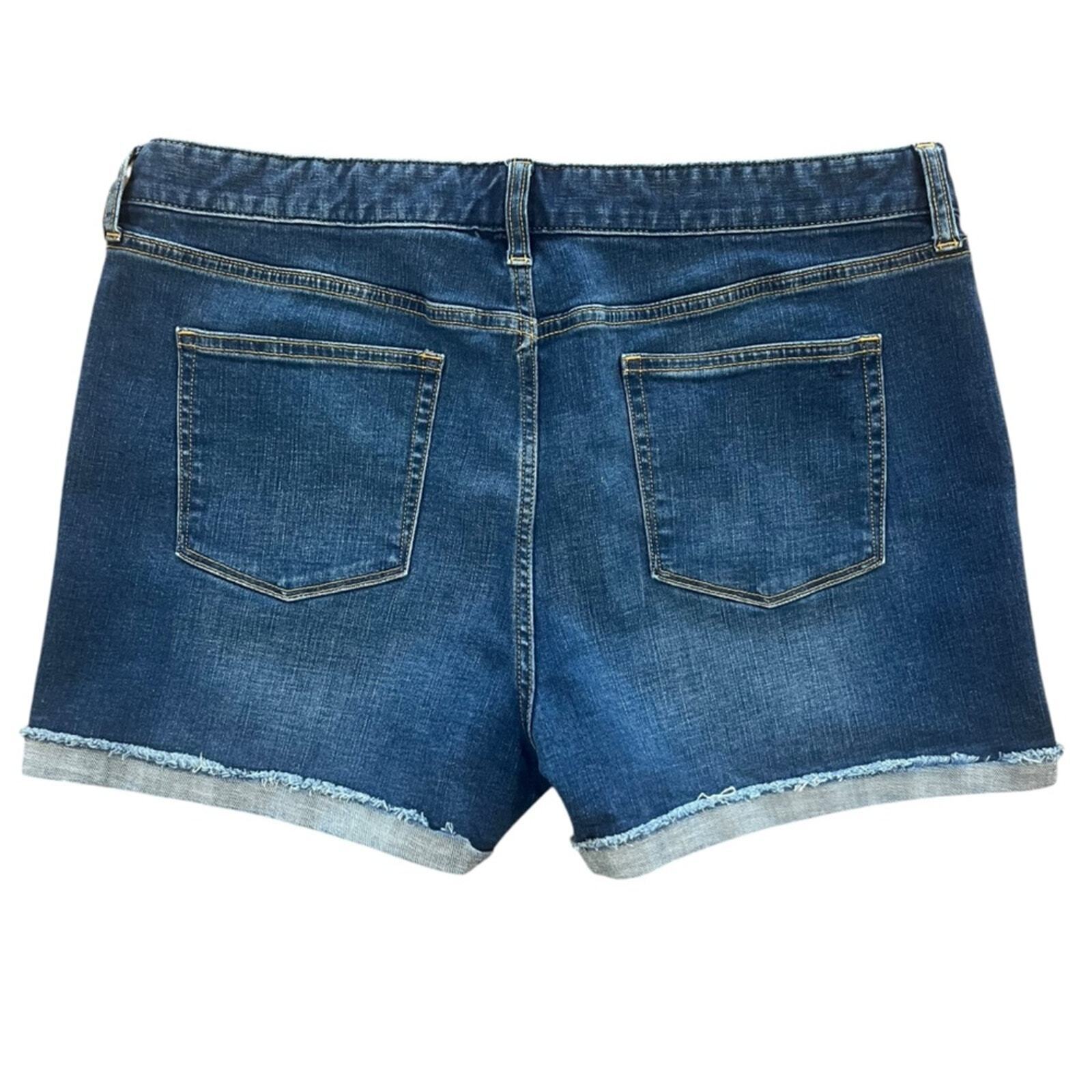 Vineyard Vines Womens Denim Shorts Size 14 Raw Cuffed Hem Medium Wash Whiskered