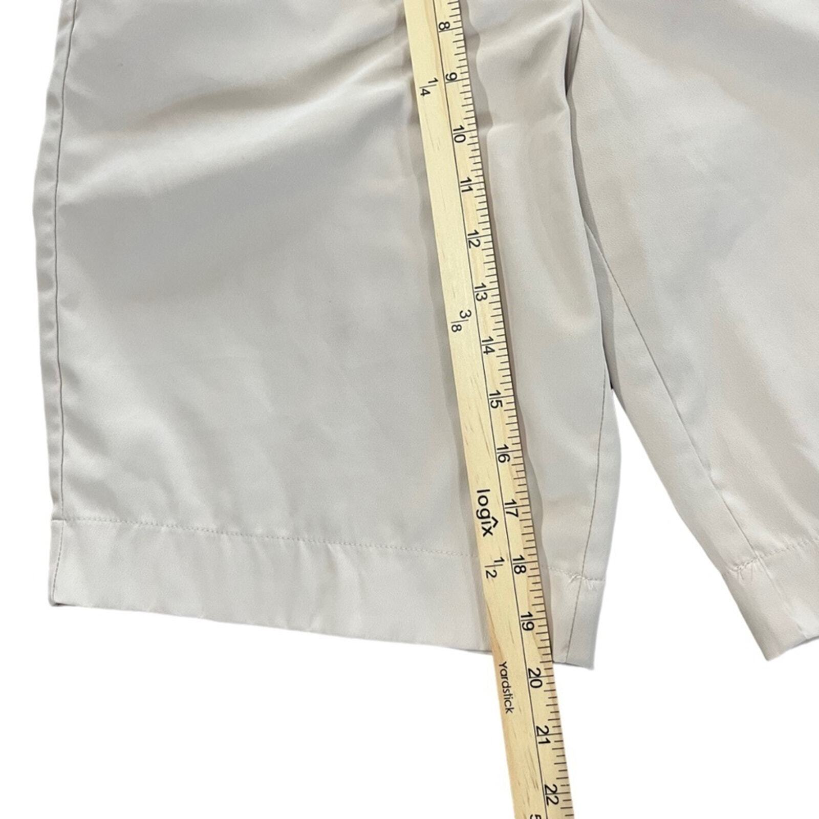 Nike Dri Fit Golf Shorts Women's 8 Beige Khaki Bermuda Style Solid Casual Plain