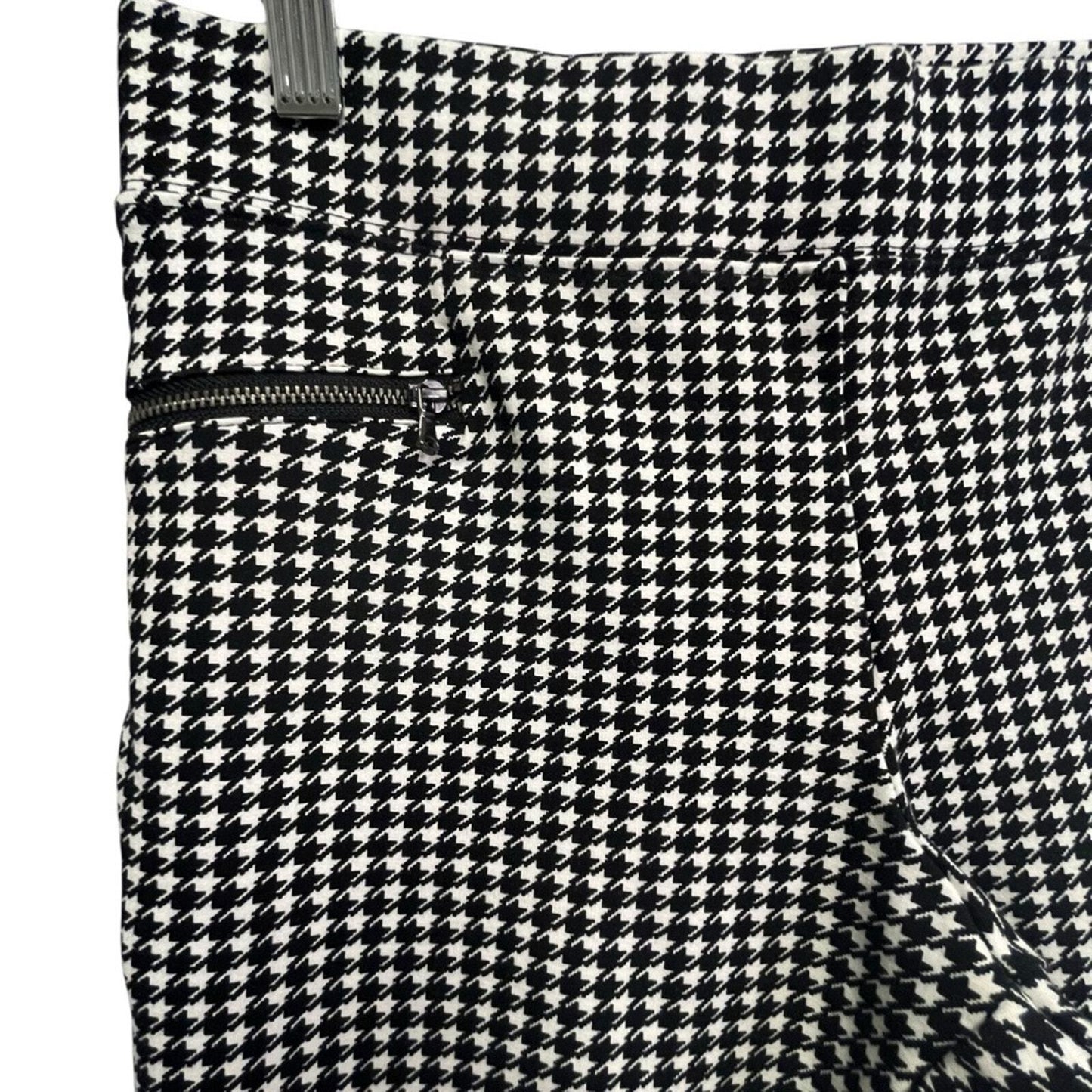 Old Navy Womens Size Medium Black and White Houndstooth Stevie Pants