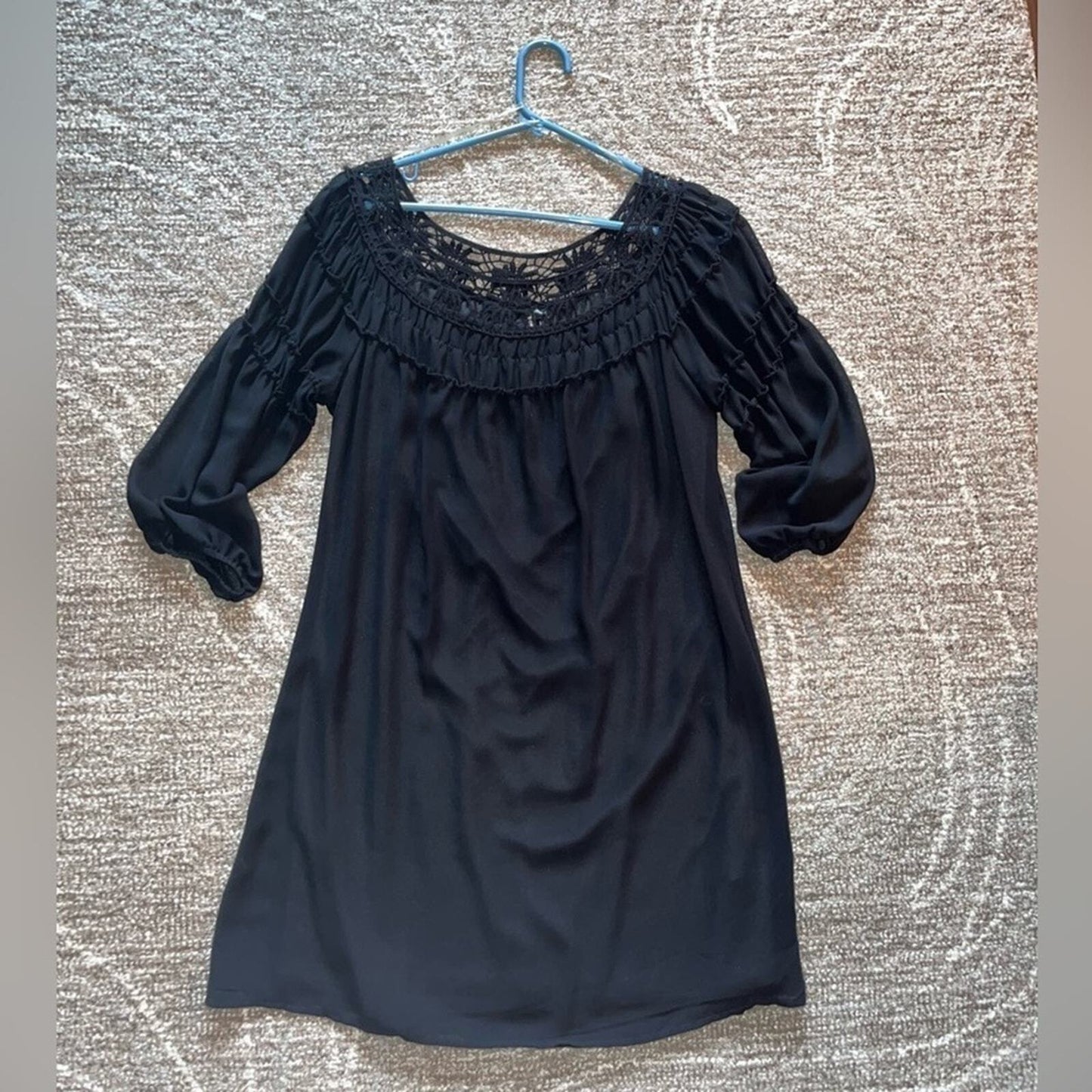 Women’s Size Medium Black 3/4 Length Elastic Sleeve Mini Dress