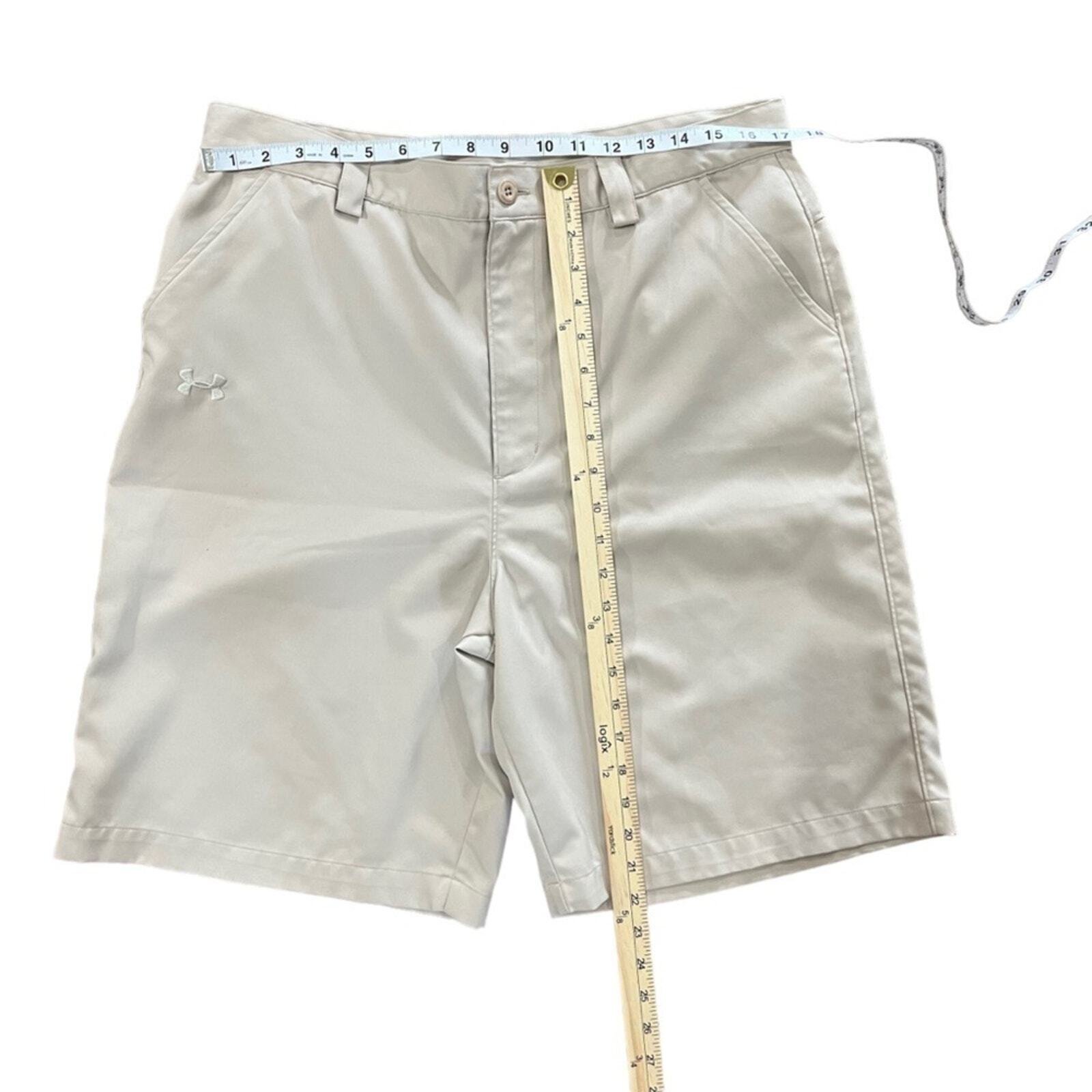 Under Armour Men's Khaki Flat Front Casual Shorts 36R