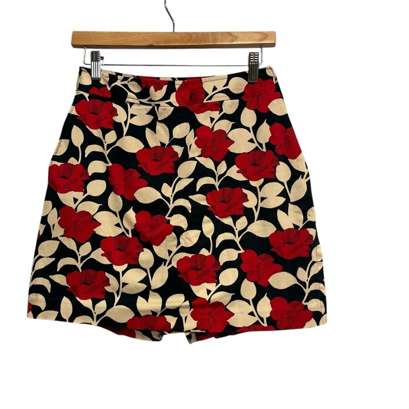 ASHWORTH Womens Floral Print Skort Size 6 Red, Black, & Beige