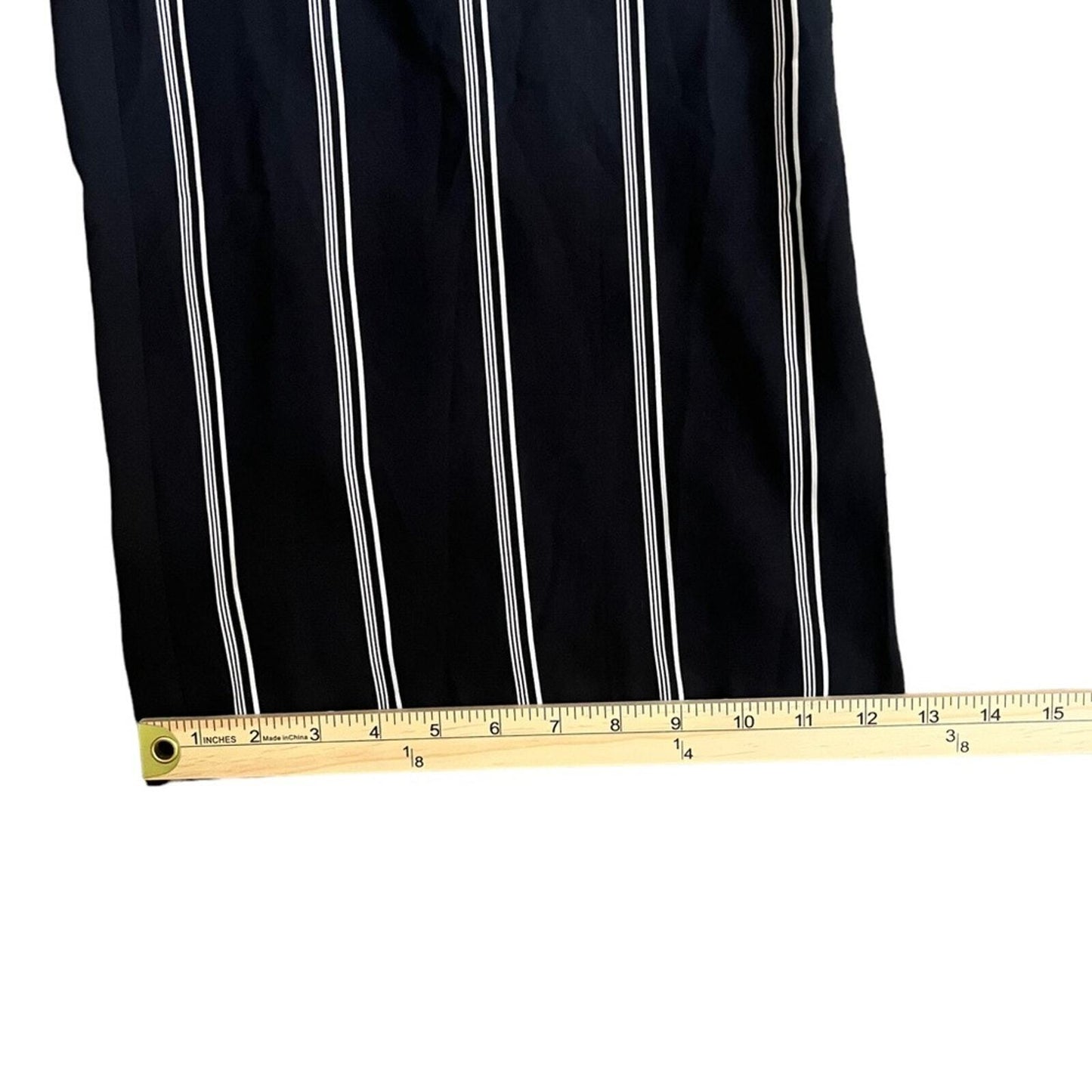 Forever 21 Contemporary Womens Size Medium Black White Striped Back Zip Culottes