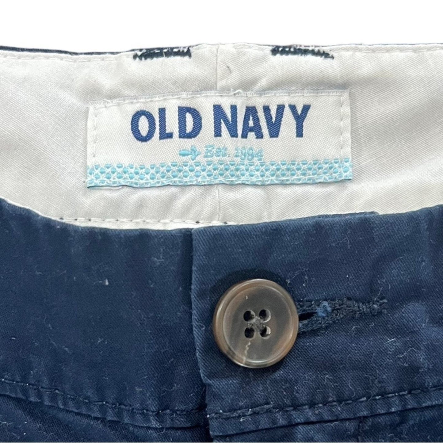 Old Navy Women's Nautical Navy Flat Front Shorts Size 6