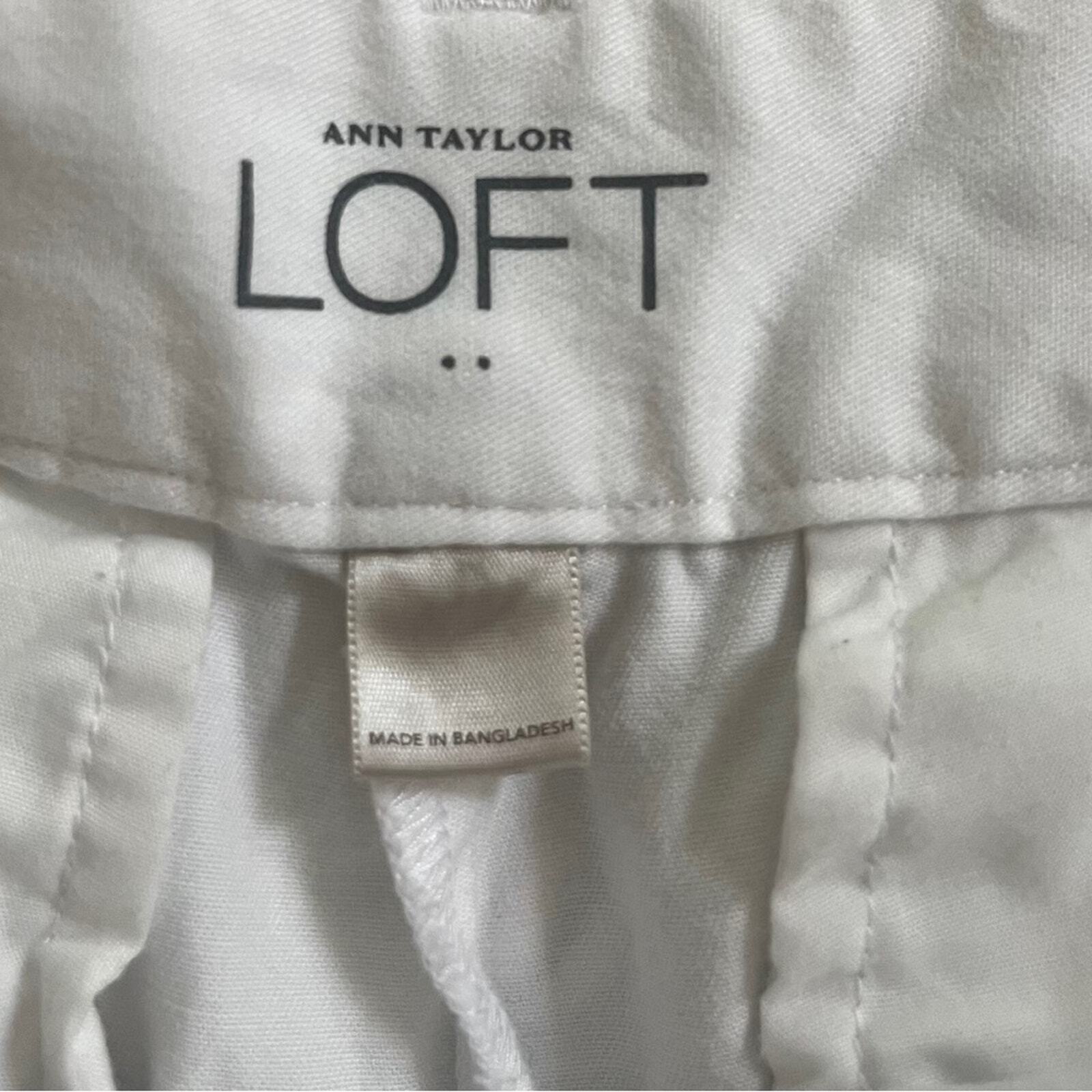 Ann Taylor Loft Womens Size 8 White 4" Flat Front Casual Shorts