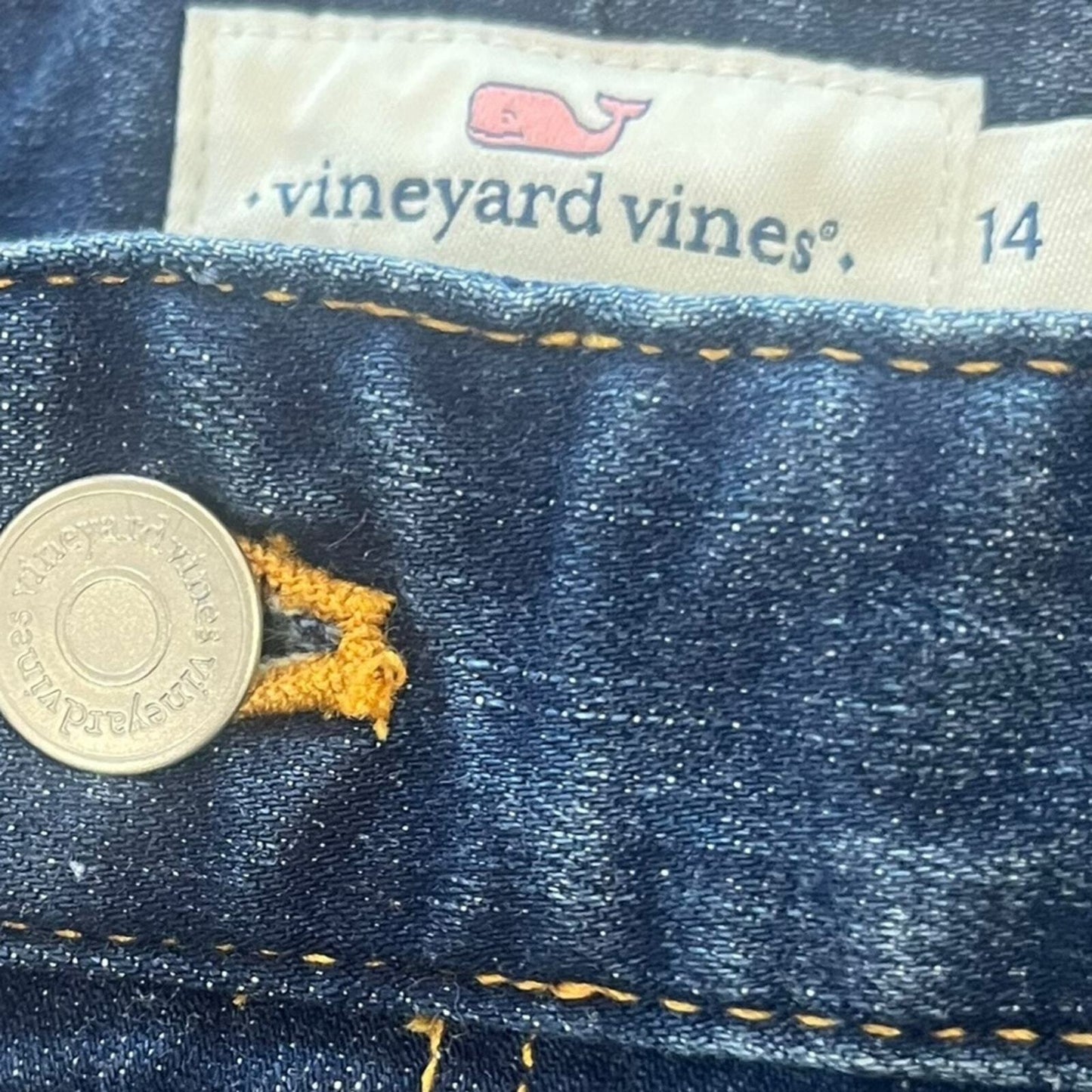 Vineyard Vines Womens Denim Shorts Size 14 Raw Cuffed Hem Medium Wash Whiskered